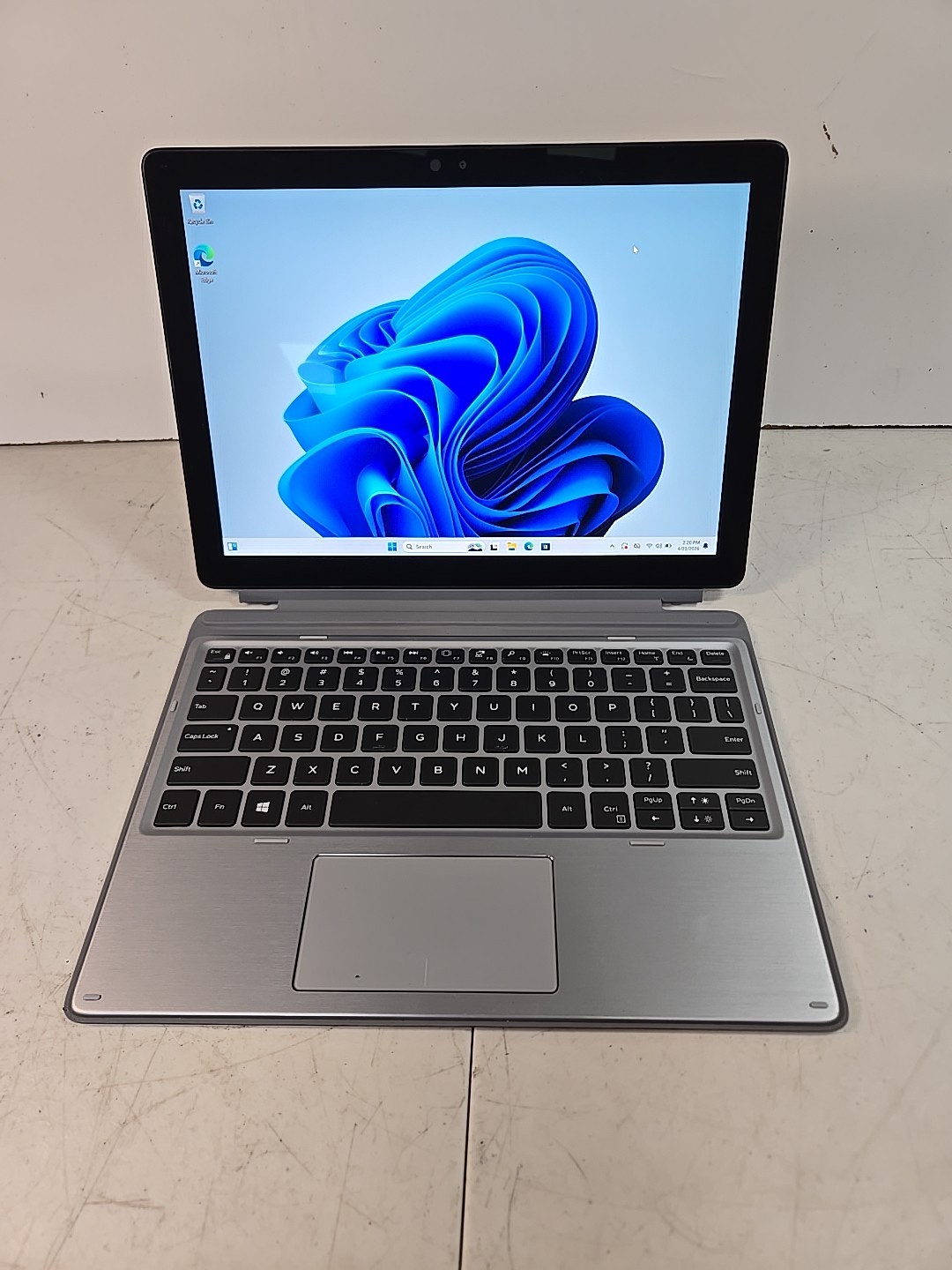 Dell Latitude 7210 Core i7-10610U 1.80GHz 16GB 256GB SSD Touch Screen W/adaptor