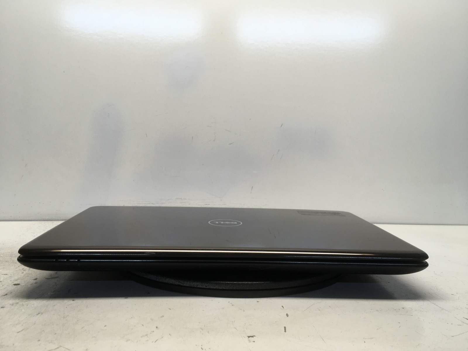 Dell Inspiron N7010 Intel i5-M460 2.53GHz 6 GB NO HDD No Batt