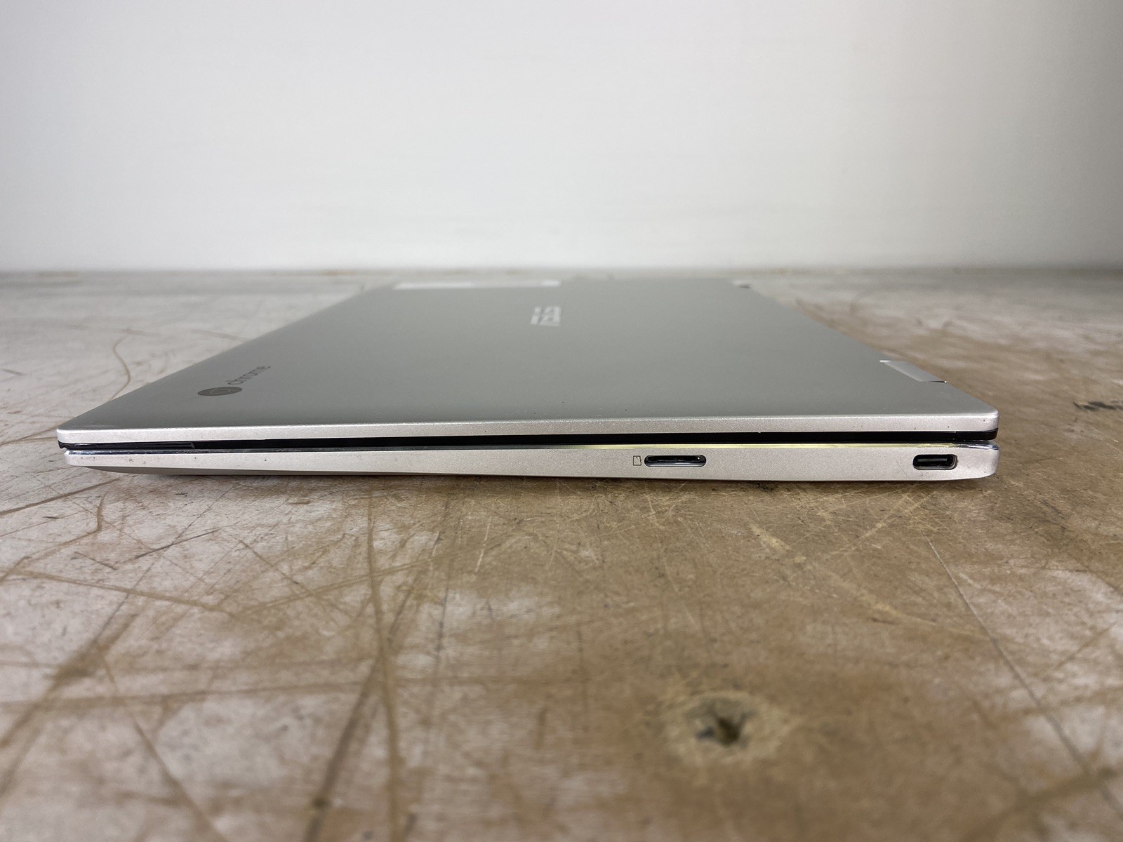 ASUS C434T CHROMEBOOK M3-8100Y @ 1.10 GHz,4GB RAM,2GB STORAGE,CHROME OS-(PARTS)