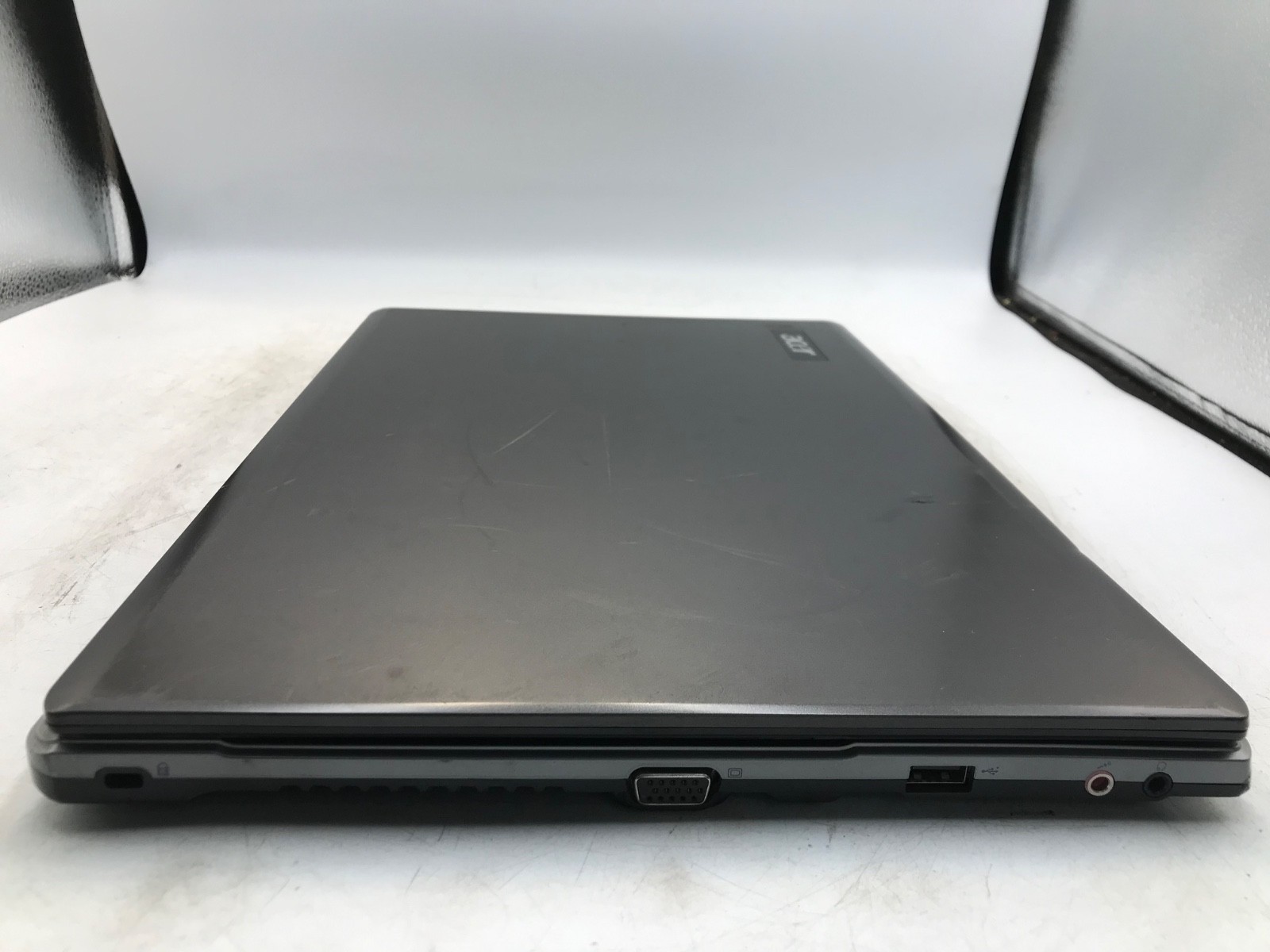 Acer Aspire 5534 AMD Athlon 64 x2 15″ Laptop-POWERS/BROKEN RAM CLIPS- MZ