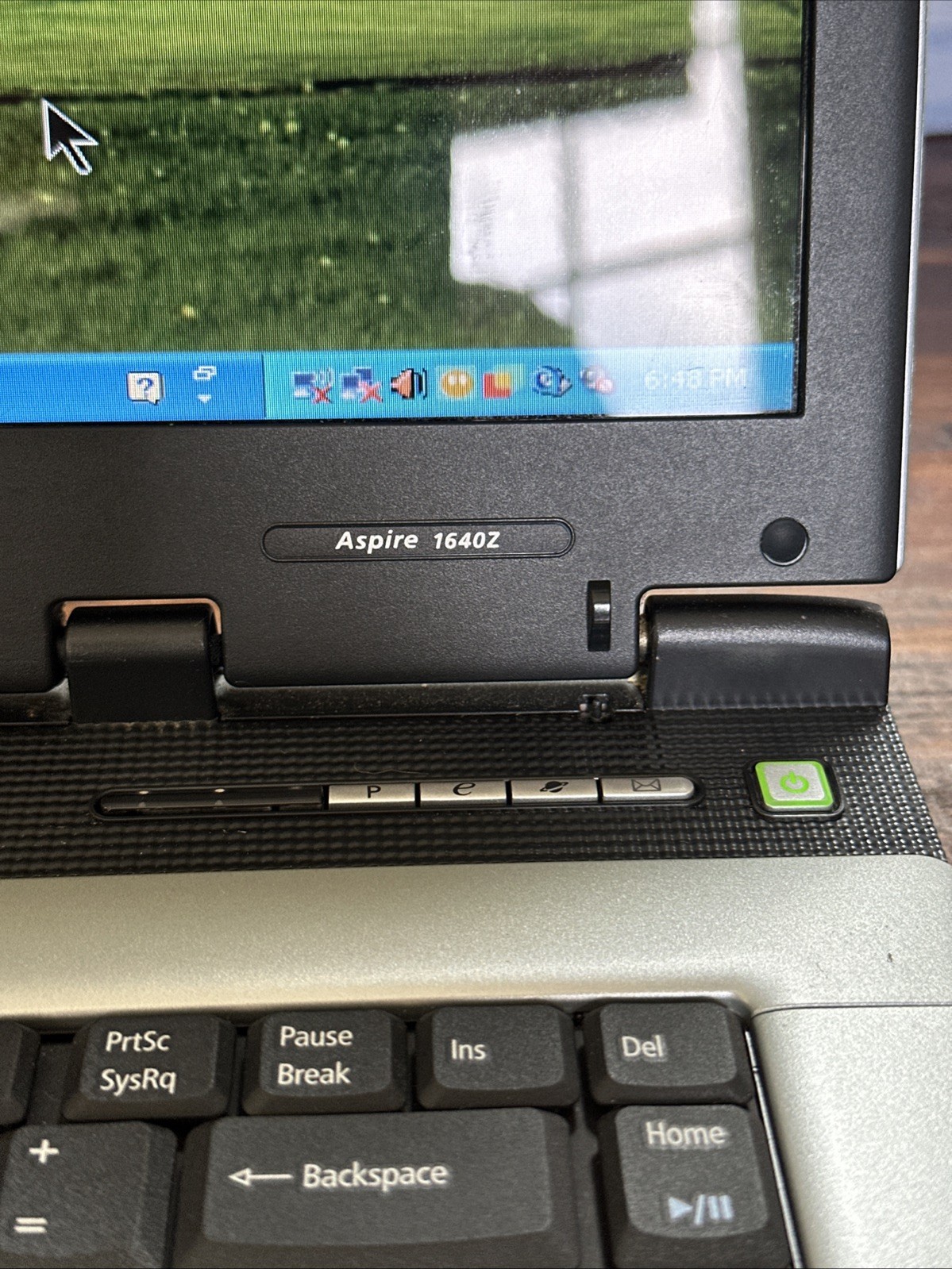 Acer Aspire 1640Z Intel Pentium M Centrino – 1GB RAM – Win XP Works