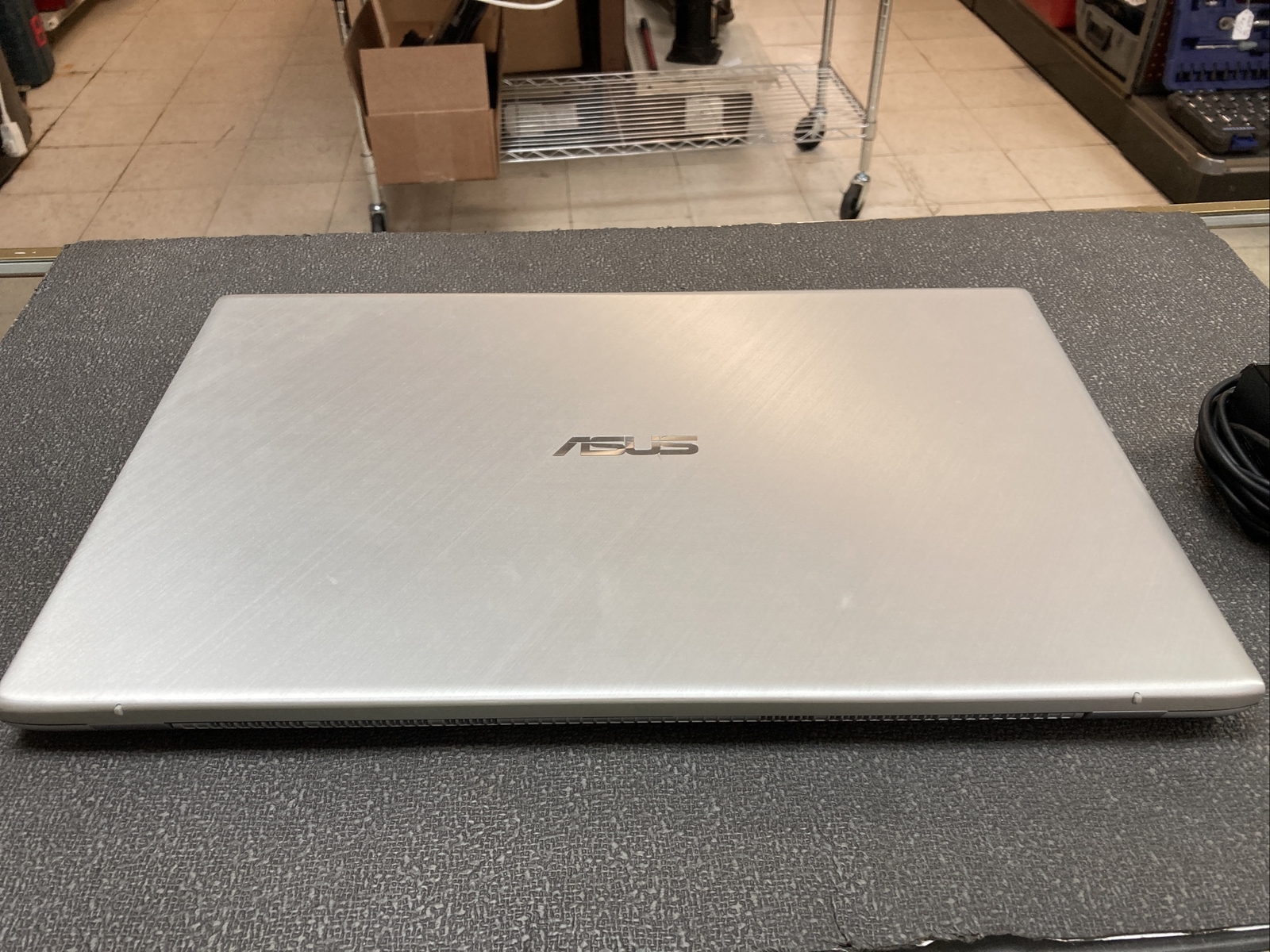Asus Vivobook S712J Laptop