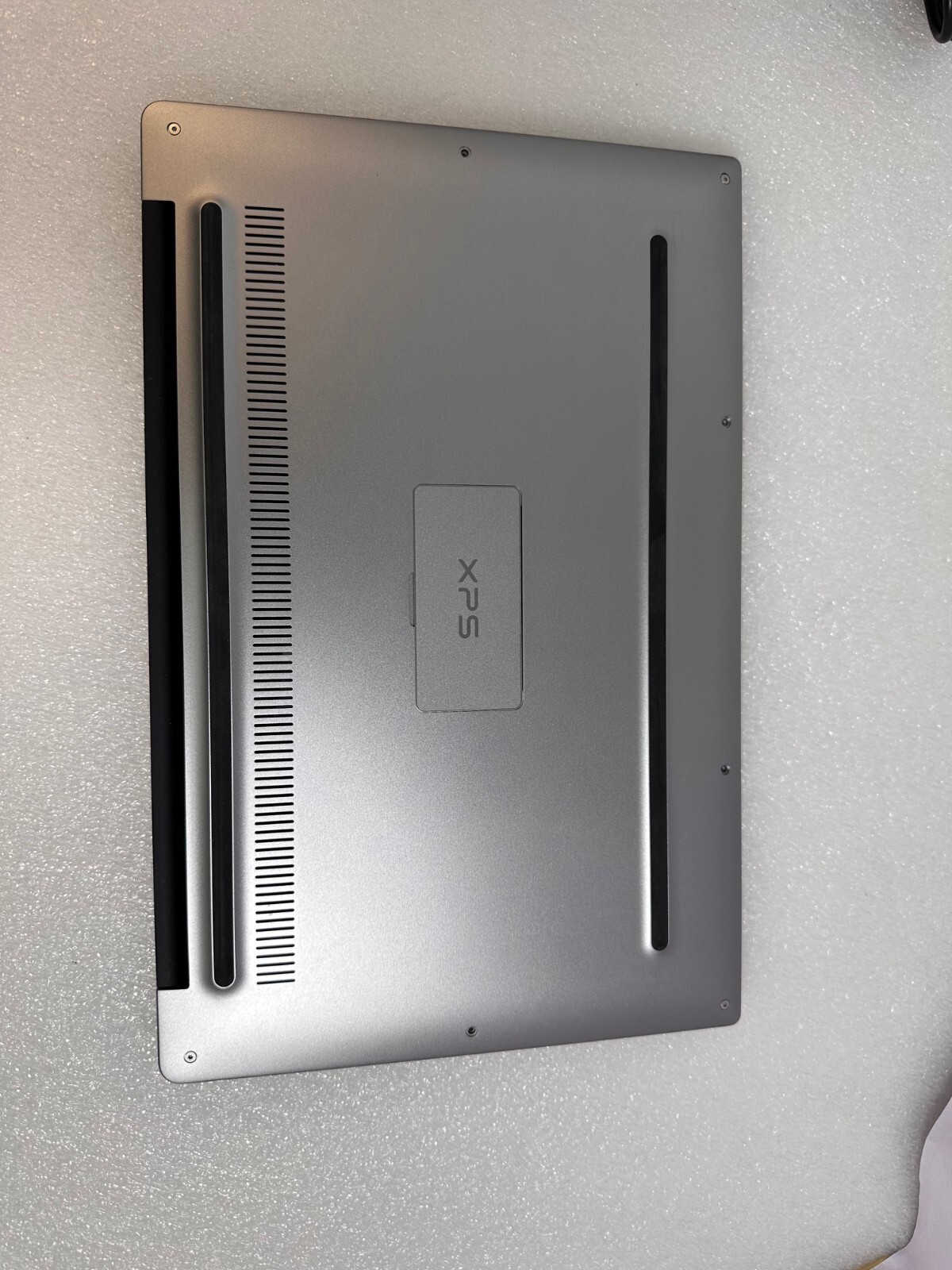 Dell XPS 13 9360 i5-7300U 2.6GHz 8GB ram 128gb M.2 SATA