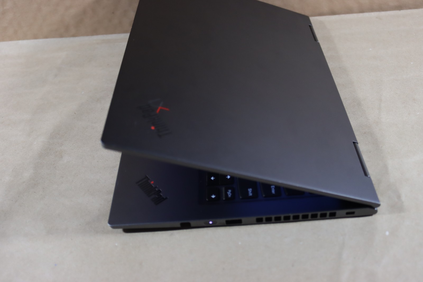 Lenovo ThinkPad X1 Yoga 5th Gen; 2-in-1, 14″, 256GB, 10th Gen Intel i5, 8GB Ram