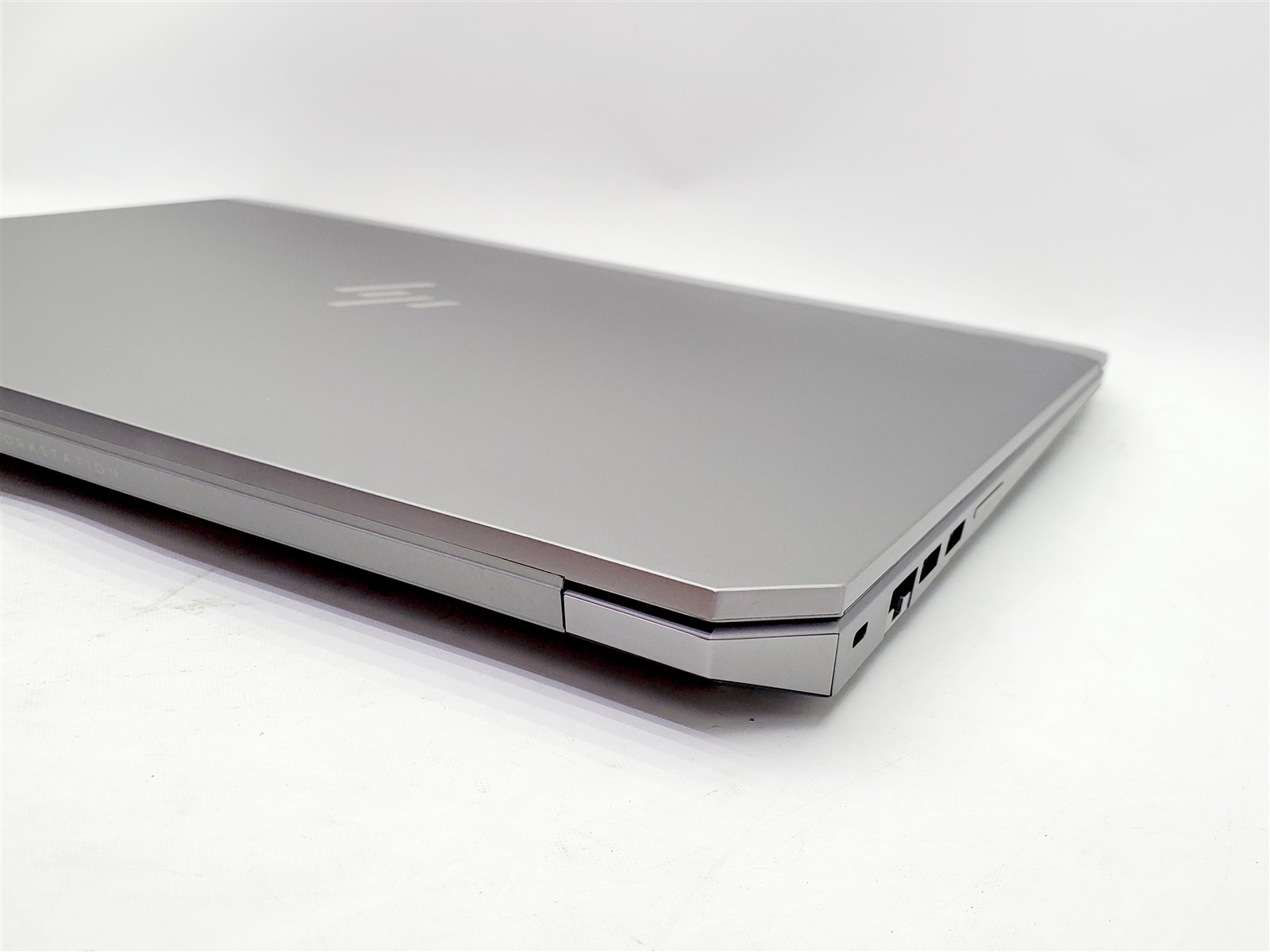 HP ZBook 15 G6 Workstation Xeon E-2286M 2.40GHz 64GB 256GB SSD T2000 W11P NO A/C