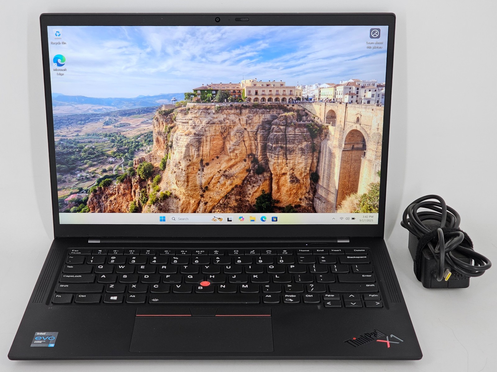 Lenovo ThinkPad X1 Carbon – 14″ Laptop – i5-1135G7 @ 2.40GHz 16GB RAM 256GB SSD