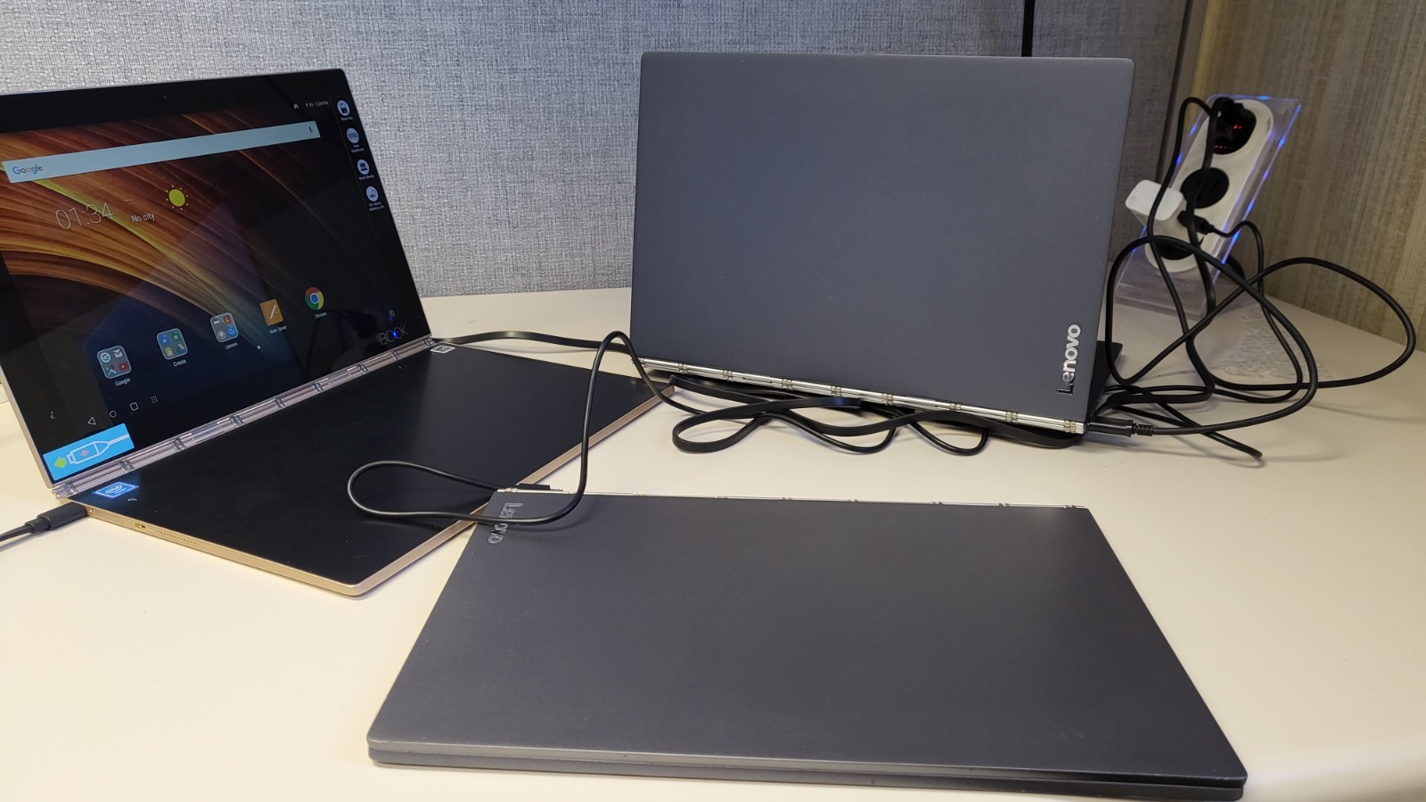 Lenovo Yoga Book YB1-X90F 10.1″ Atom x5-Z8550 2.4GHz 4GB RAM 64GB SSD