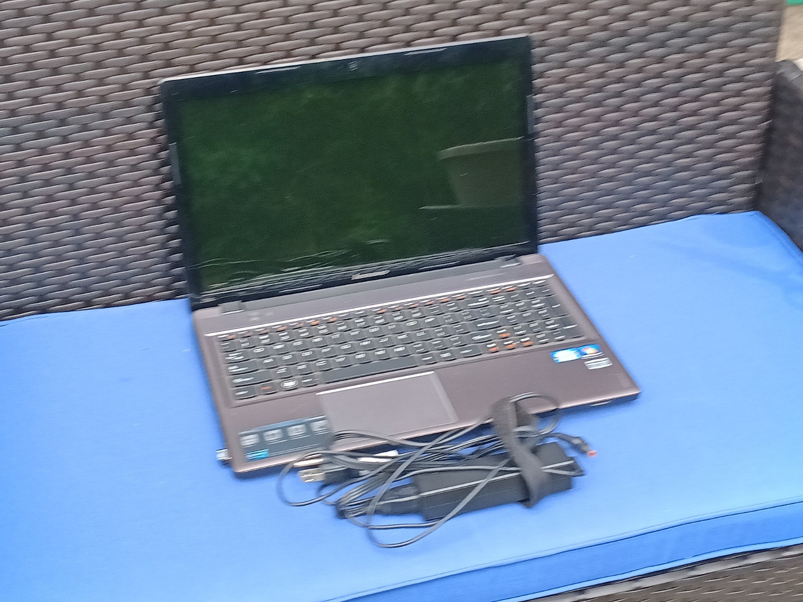 Lenovo Ideapad Z580 15″ Laptop With Charger! Fully Functional