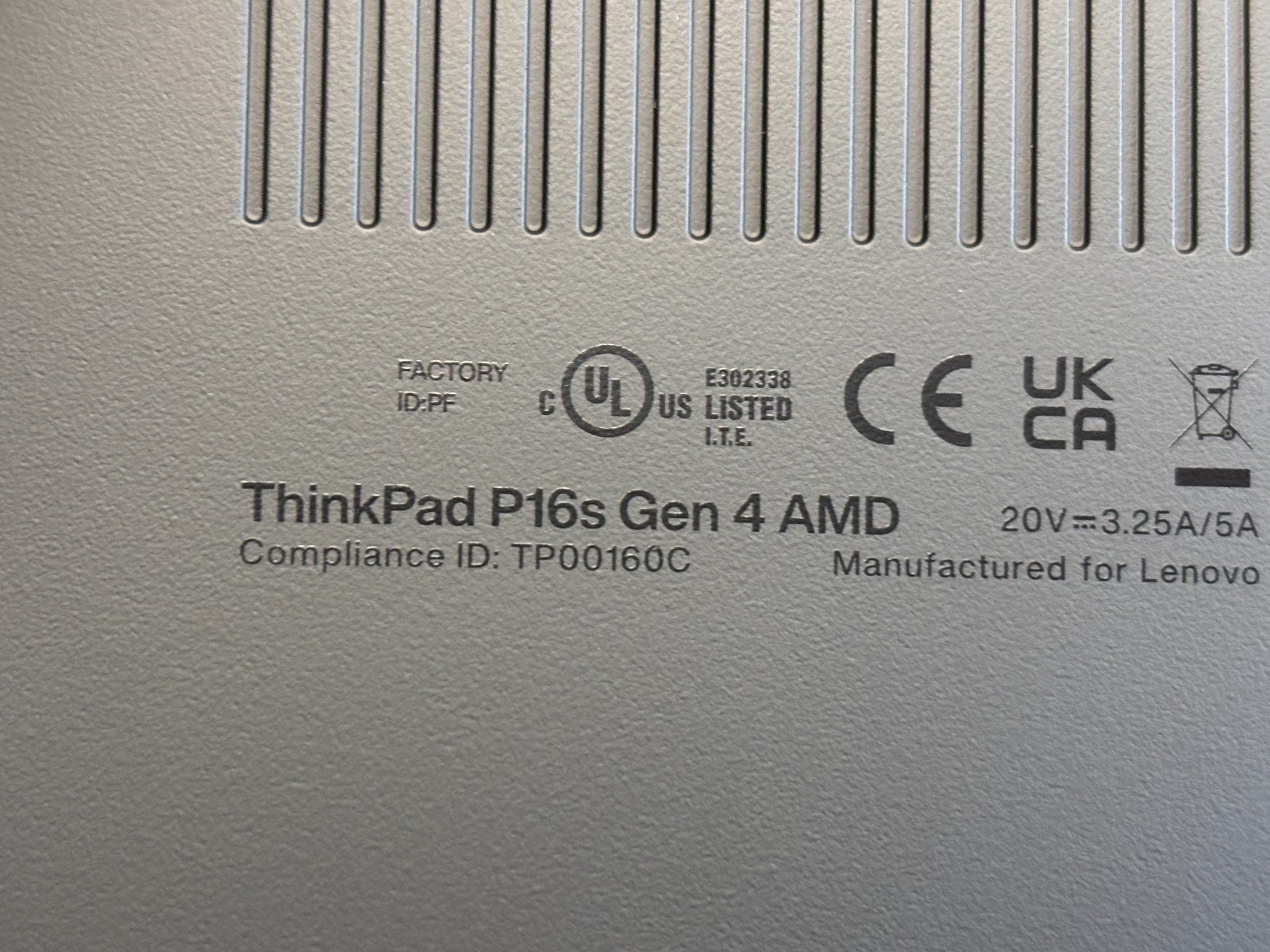 Lenovo ThinkPad P16s Gen 4 FHD+ 2.0 GHz Ryzen AI 7 PRO 350 32GB 1TB SSD