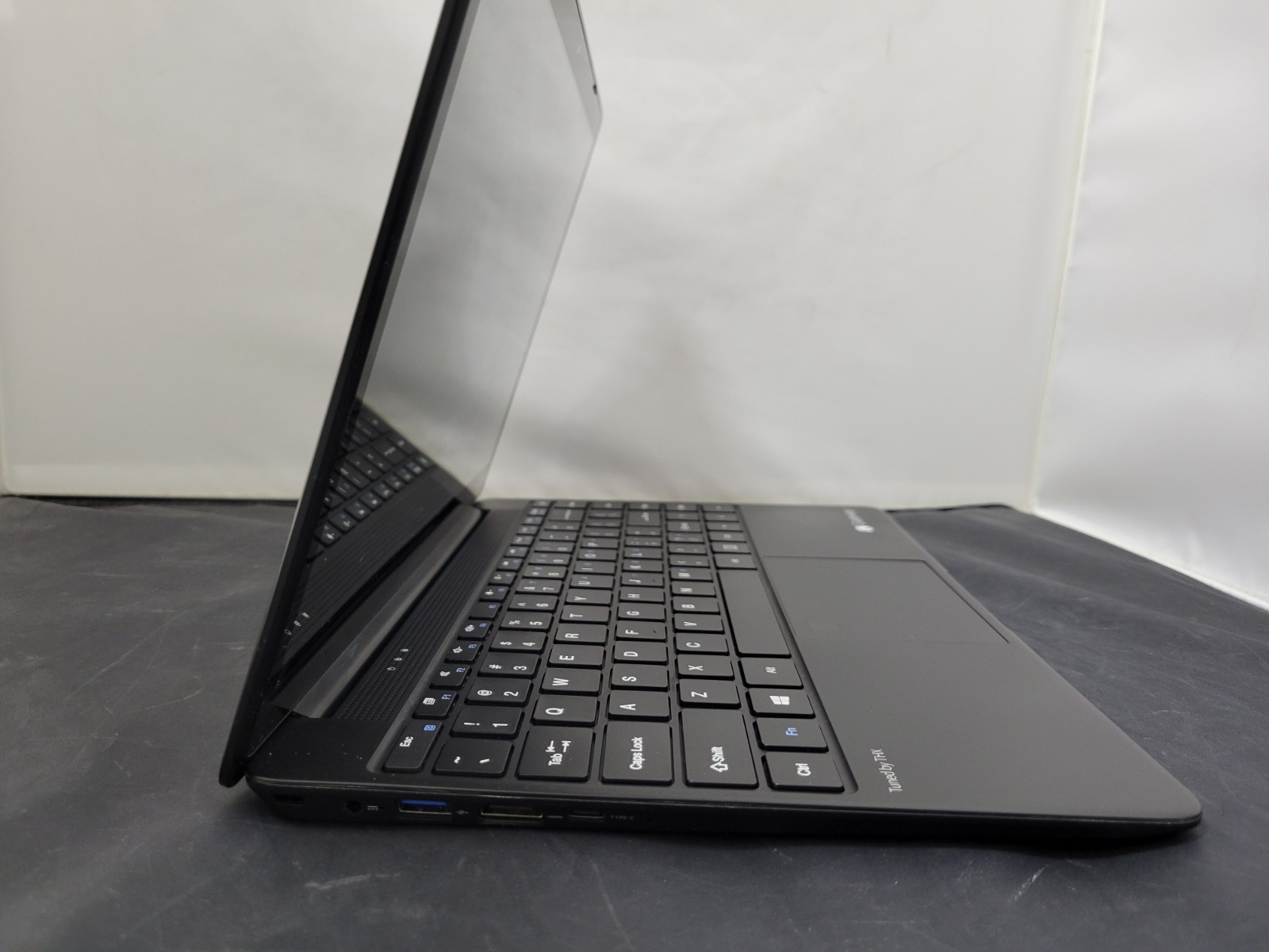 Gateway Notebook Ultra Slim 14.1″ IPS FHD, AMD Ryzen 3-3200U 8GB RAM, 512GB