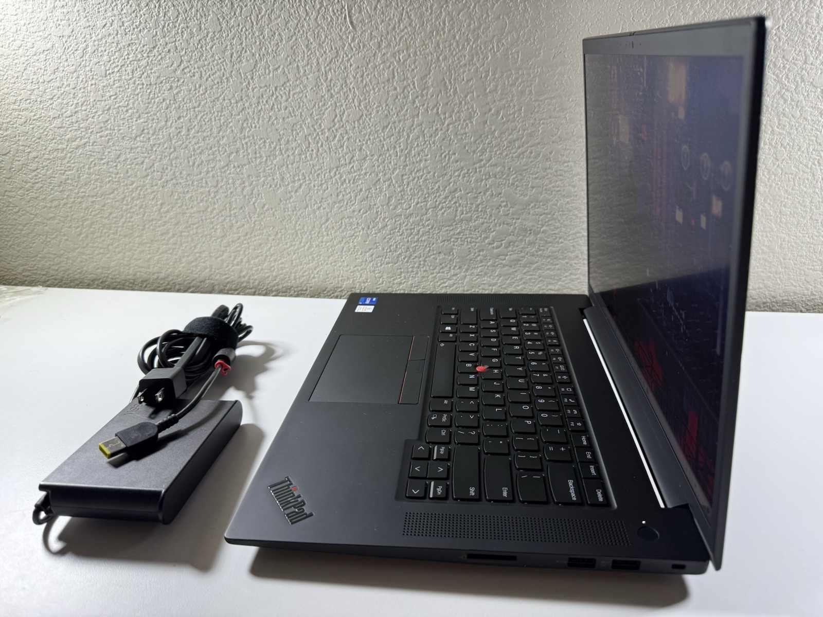 LENOVO THINKPAD P1 Gen 4 2560×1600 I7-11850H 512GB 32GB RAM NVIDIA T1200 WIN 11