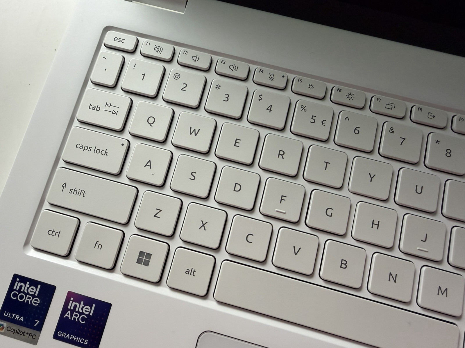 Acer Swift Edge 14 AI, 2.8K OLED Touch Display, 32GB RAM, 1TB NVME SSD
