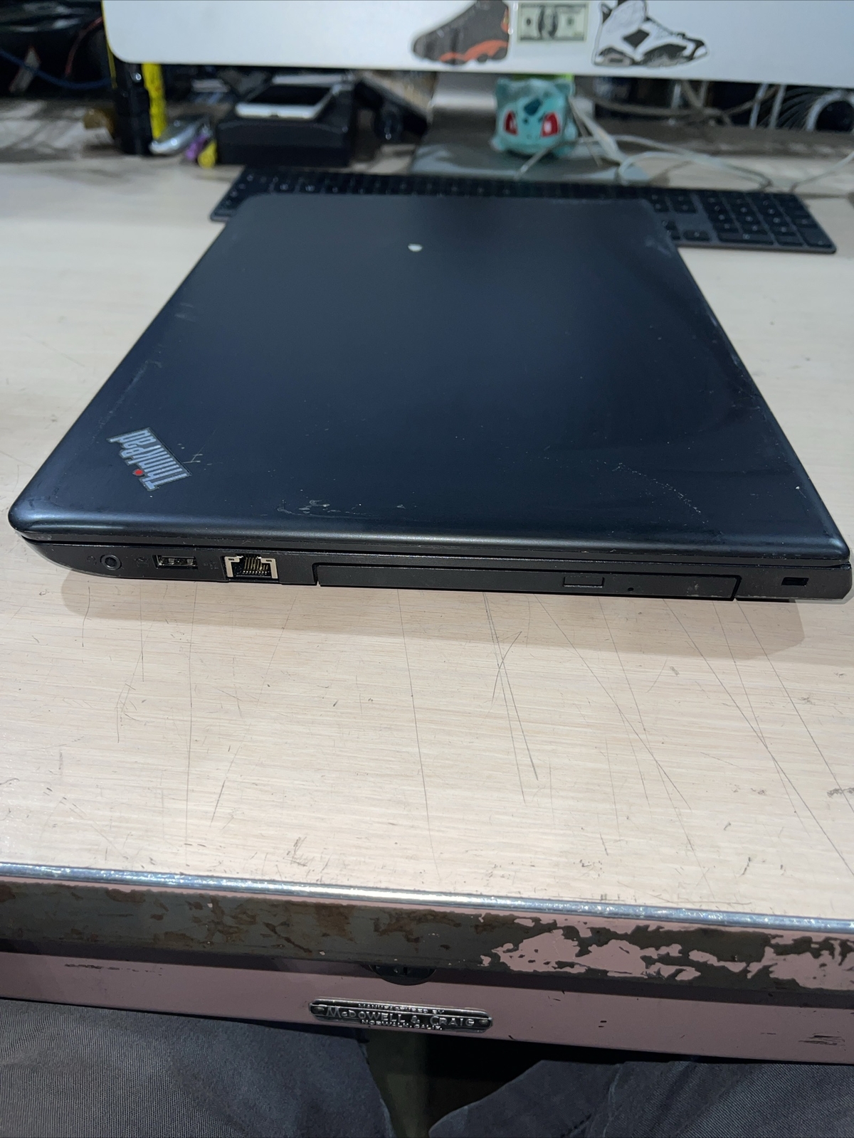 Lenovo ThinkPad E570 Intel Core i3-7100U 2.40GHZ 8GB RAM NO HD