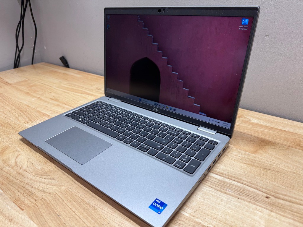 Dell Precision 3570 15.6” TOUCHSCREEN Laptop i7, 512GB SSD, 16GB RAM, W11