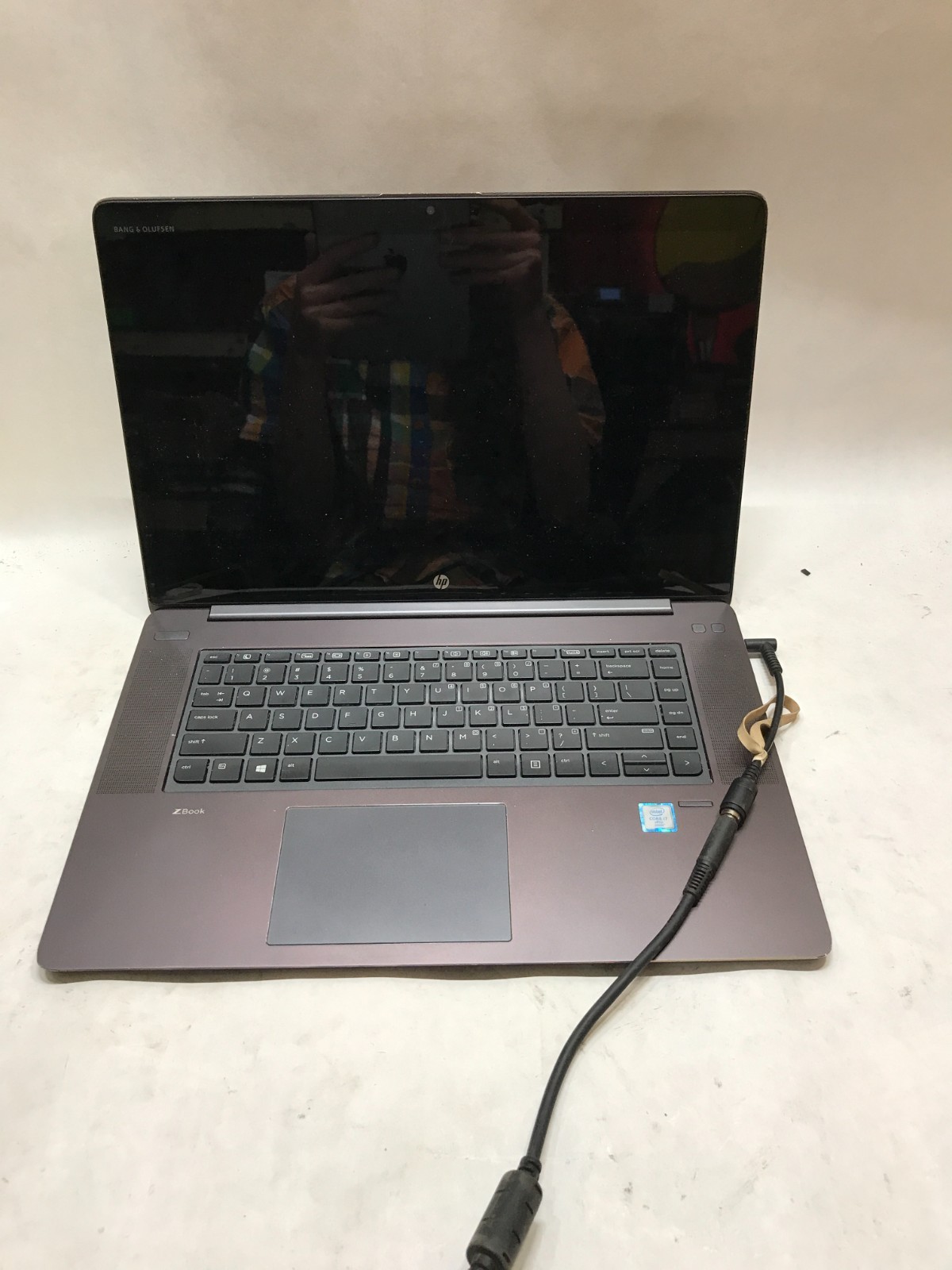 HP ZBook Studio G3 15″ Intel Core i7 NO RAM NO SSD/OS For Parts READ DESC – DW