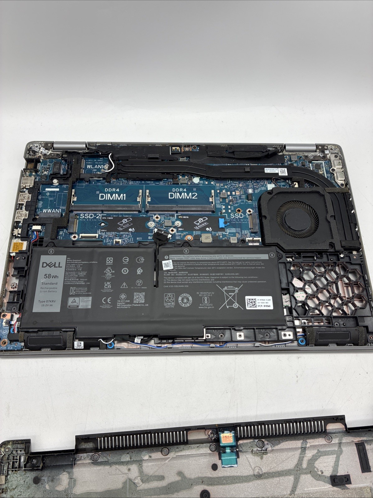 Dell Latitude 5530 i5-11th Gen NO RAM/SSD No Power For Parts SEE PICS (L61)
