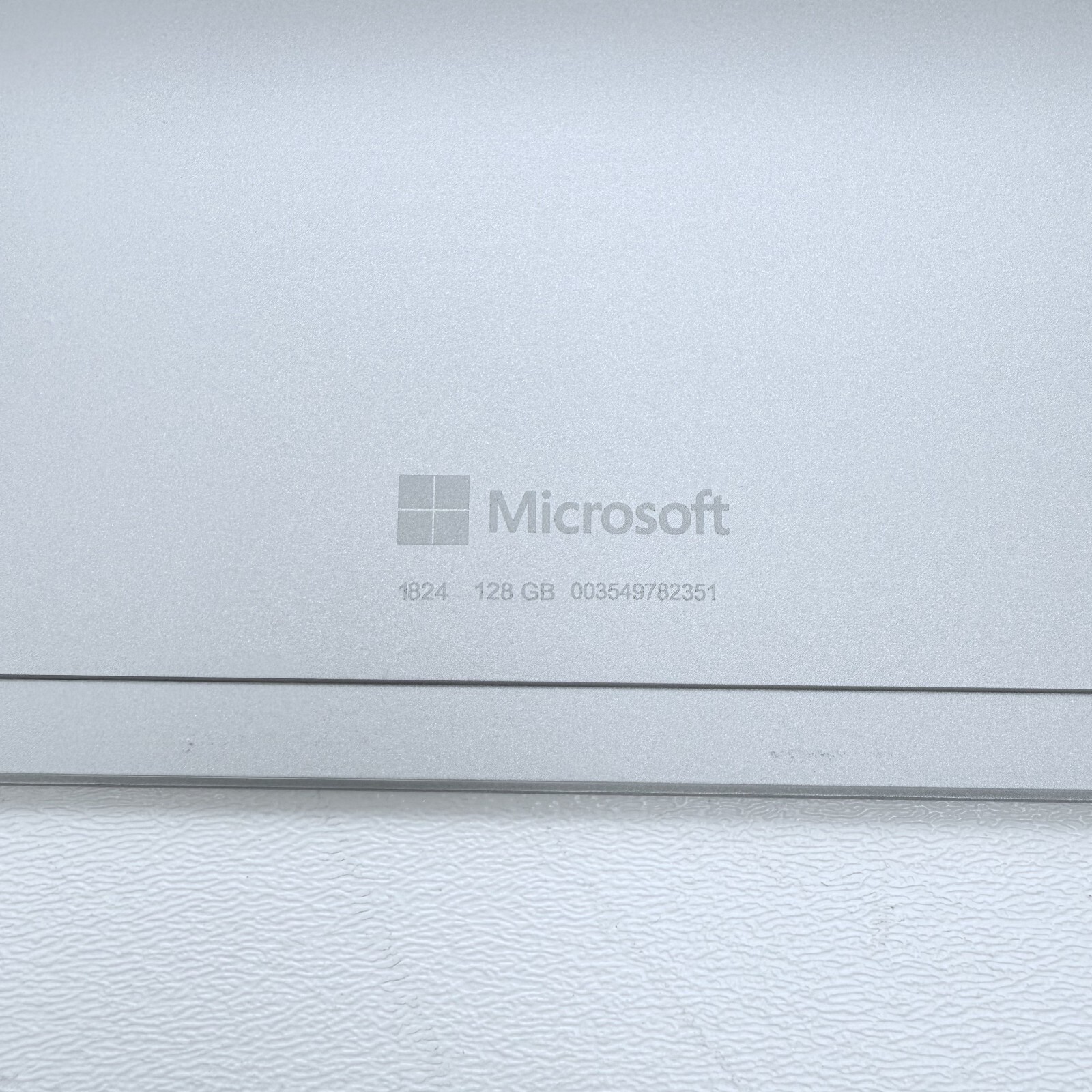 Surface Go – 128GB 4415Y (8GB RAM) M1824