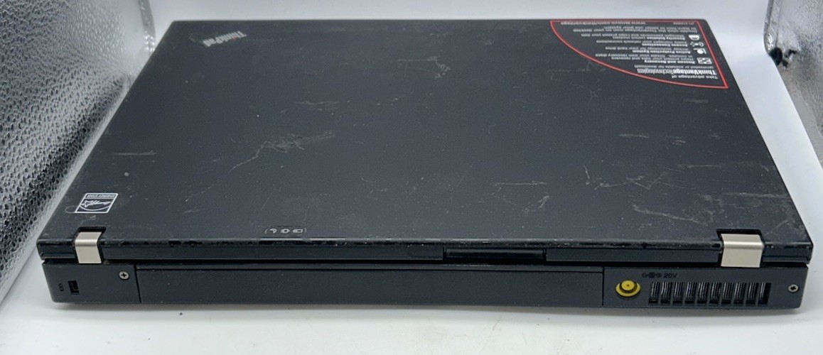 Lenovo ThinkPad R61i Tested Working Vintage “Needs To Be Factory Reset”