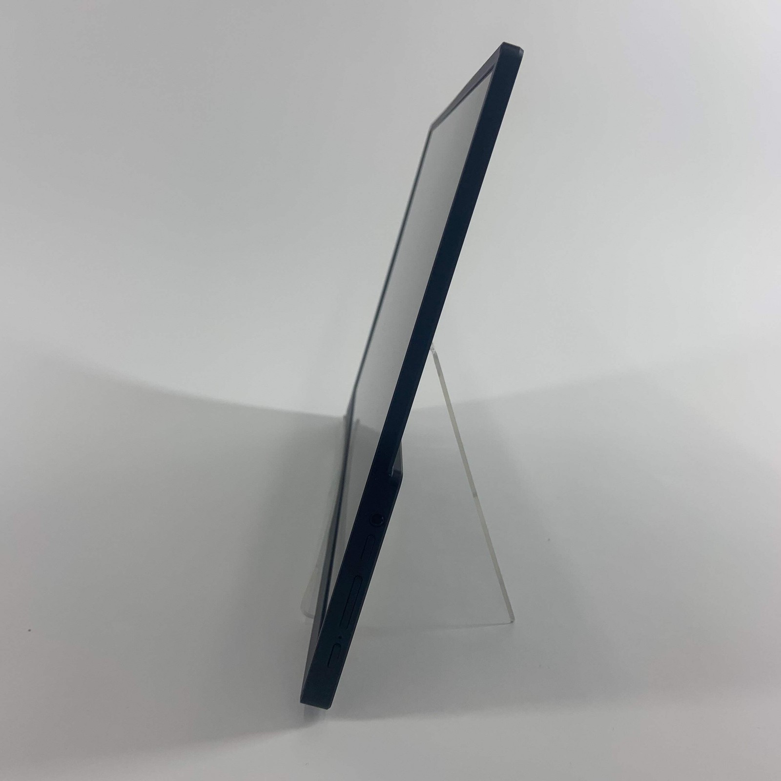Microsoft EliteDisplay INVPM001 15.6″ i5-11300H 3.1GHz 16GB RAM 250GB SSD