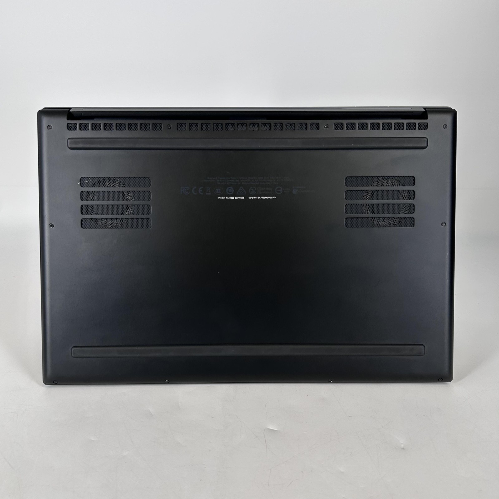 Razer Blade 15 Advanced 4K TOUCH i7-10875H 2.30GHz 64GB 1TB RTX 2080 Super Max-Q