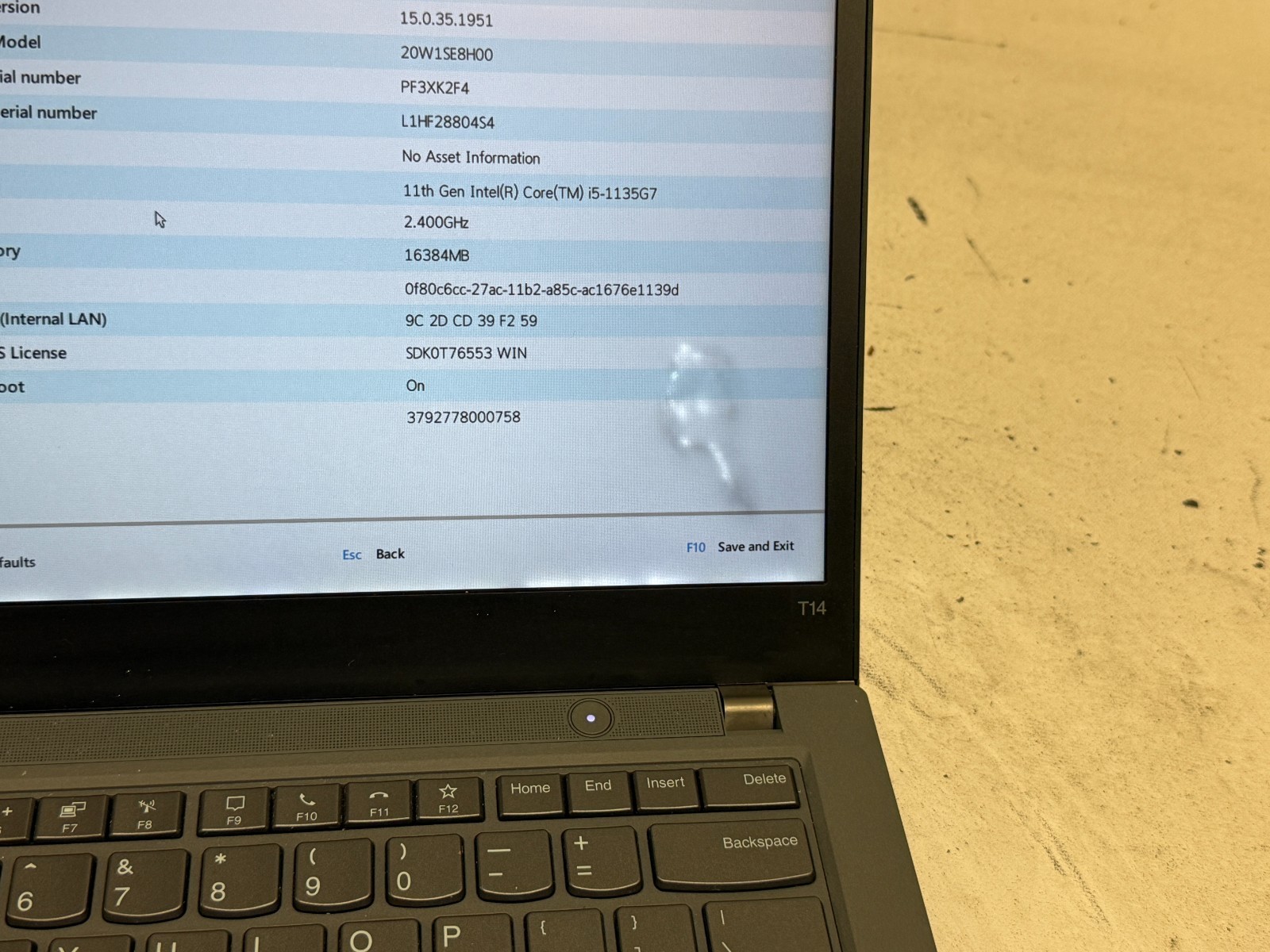 Lenovo ThinkPad T14 Gen 2 14″ (i5-1135G7 – 16GB RAM – 256GB SSD – Win11Home)