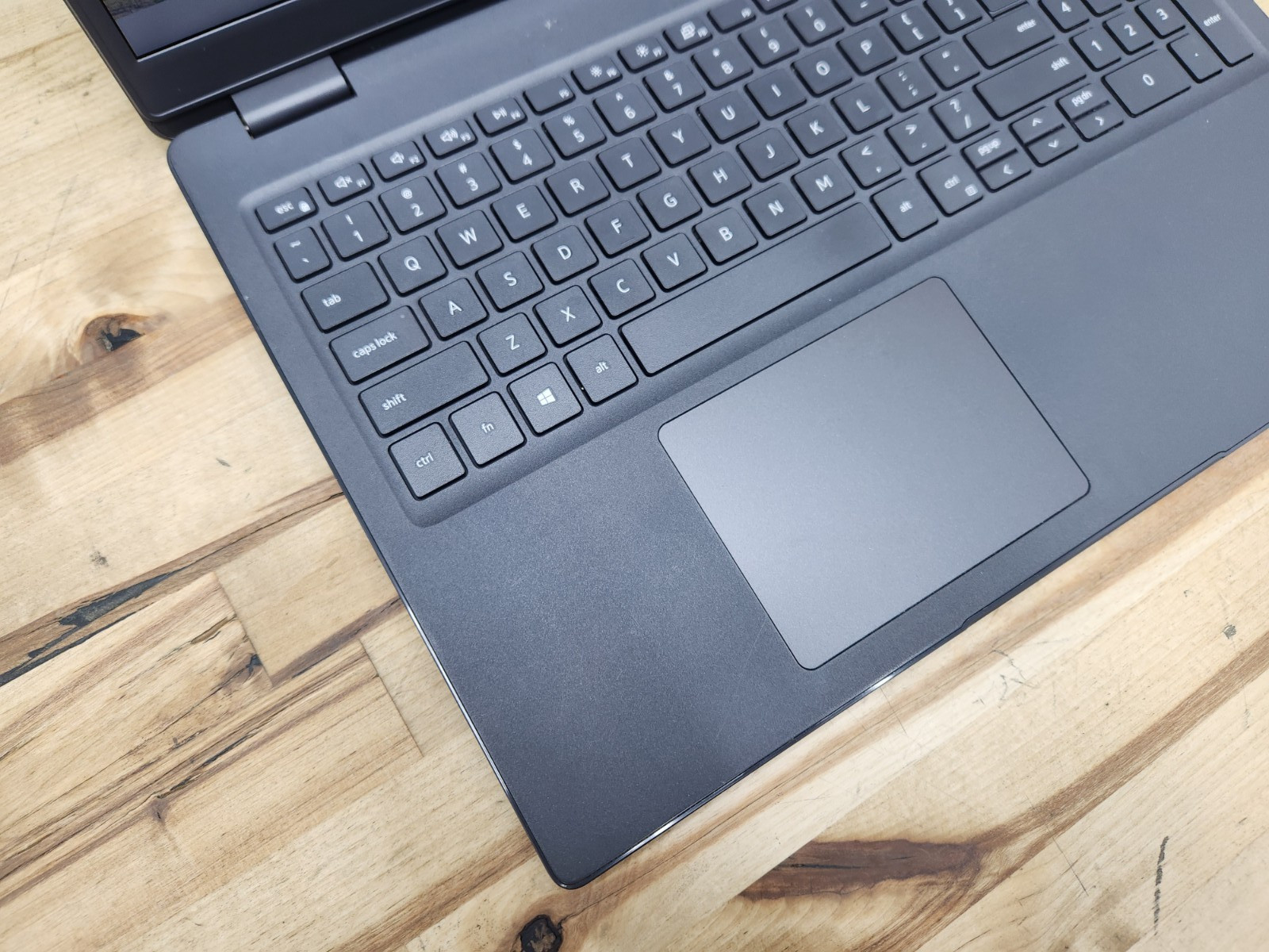 Dell Latitude 3510 15.6″ i5-10210U 16GB RAM 512GB SSD Windows 11 Pro ~
