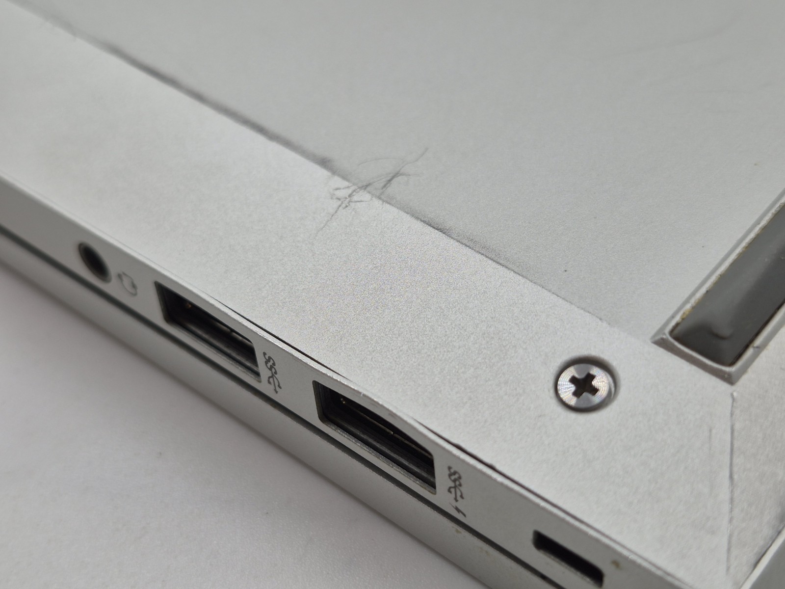 HP EliteBook 840 G8 14″ i7-1165G7 2.80GHz 16GB RAM 512GB SSD Win 11 Pro