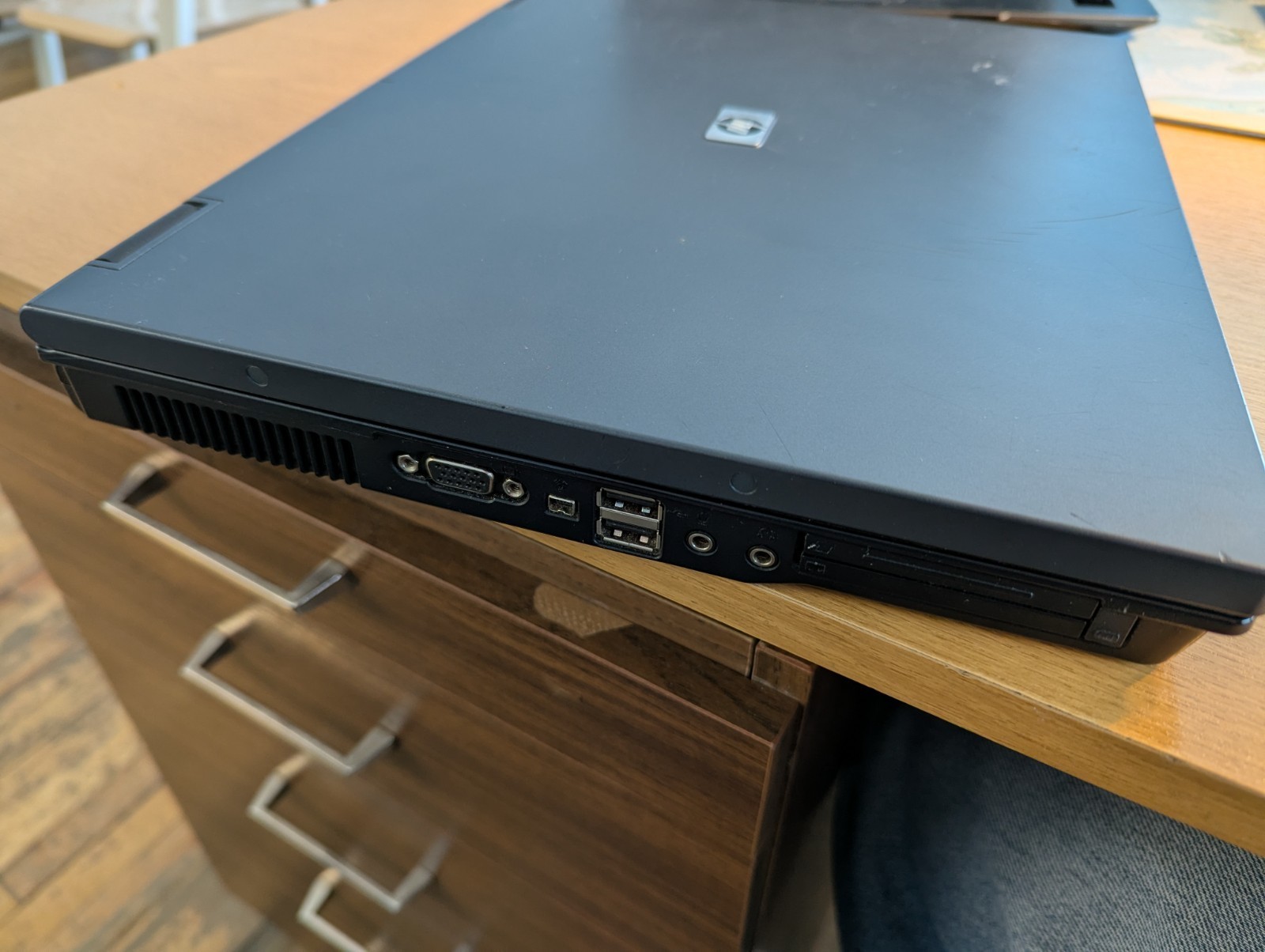 HP Compaq nx6125 Laptop – AMD Sempron 3100+, 60Gb HDD