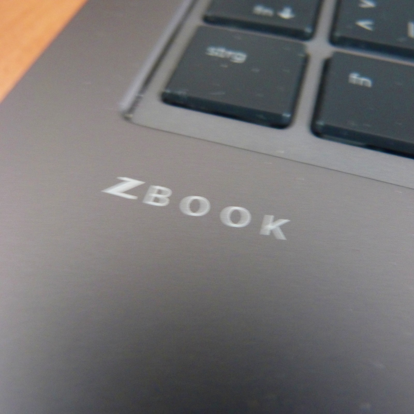 HP ZBook 14u G6 ELITE WORKSTATION l 32GB RAM l 2TB SSD Windows 11 PRO AMD WX3200