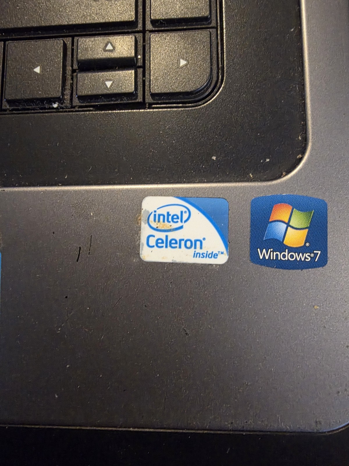 USED HP Pavilion 2000-329WM 15.6in. 320GB, AMD Fusion 1.6GHz 3GB FC17-3-G468 S12