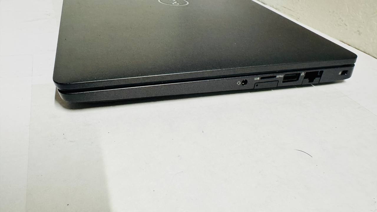 Dell Latitude 5300 13.3″ FHD i7-8665U 1.90GHz 16GB RAM 256GB SSD Windows 11 Pro