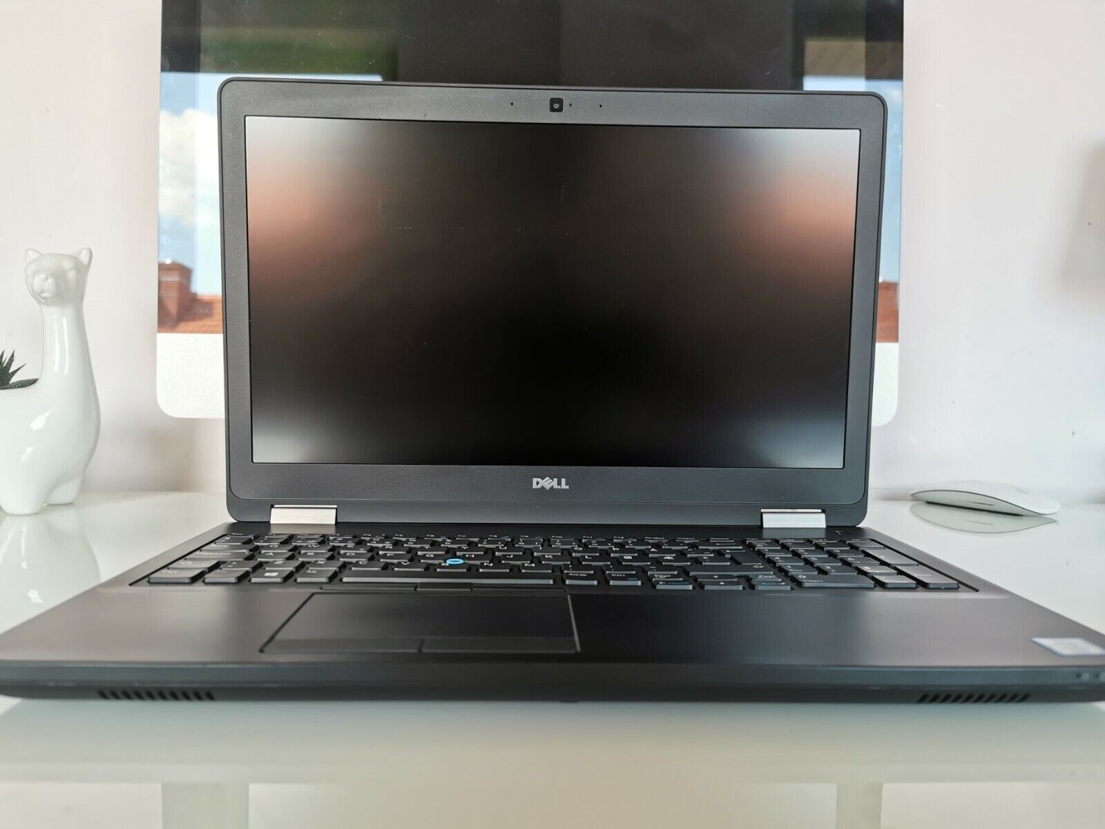 Gaming Dell 3510 i7-6700MQ AMD R9 M360 16GB/256GB SSD CAME 15.6 inch FHD Win 10