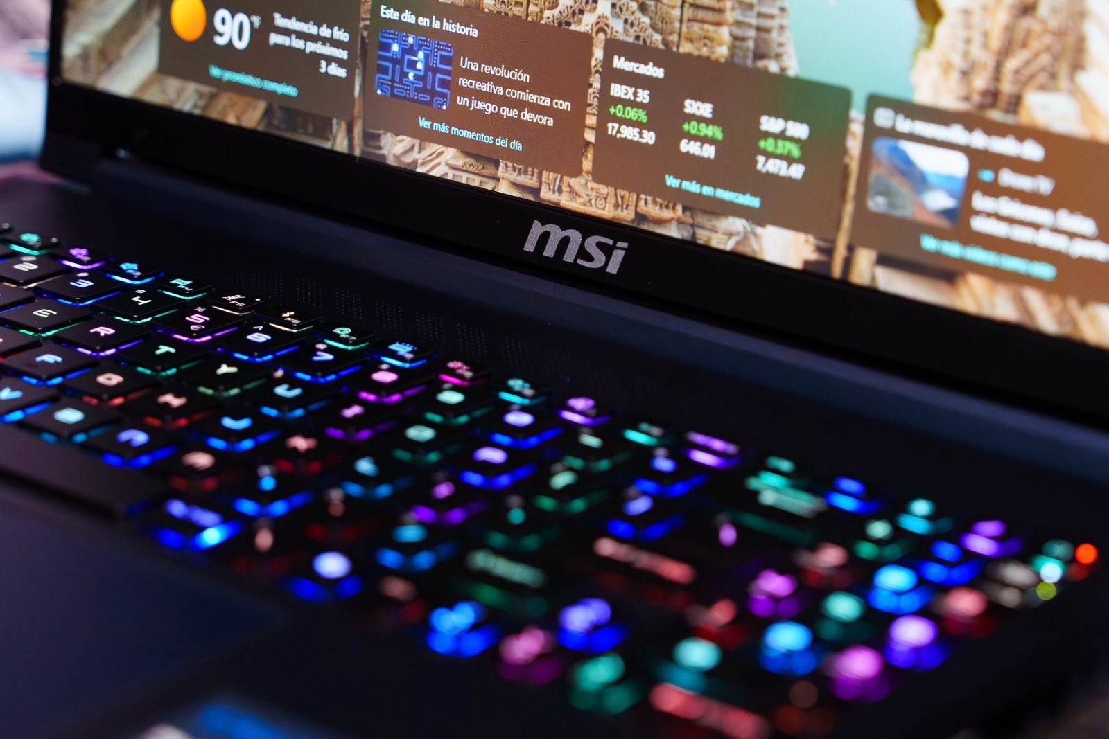 MSI Stealth 16 AI Studio | Core Ultra 9 | 32GB RAM | 1TB SSD |