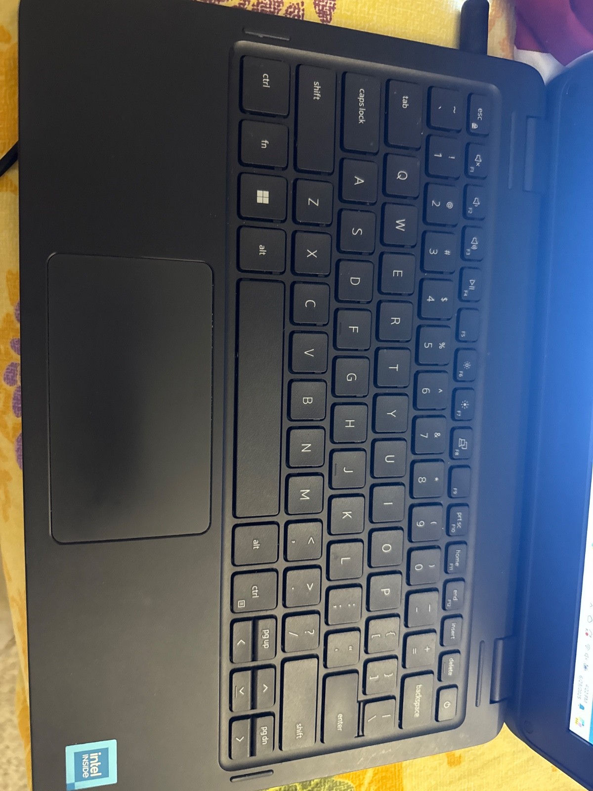 dell latitude 3140 laptop Grey colour