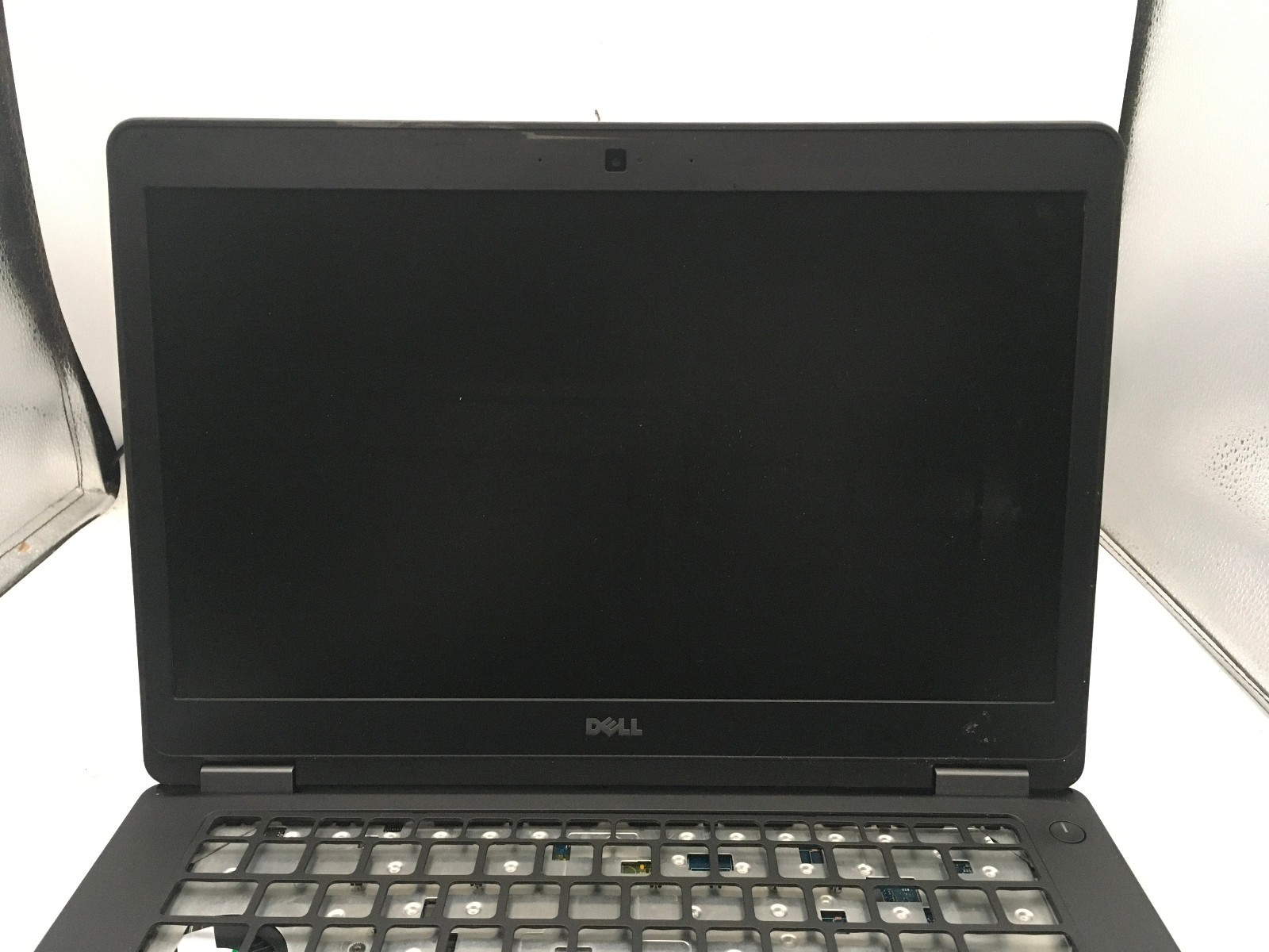 DELL LATITUDE E5470 – FOR PARTS/NO POWER – INTEL I5 6TH GEN – NO RAM – READ – BB