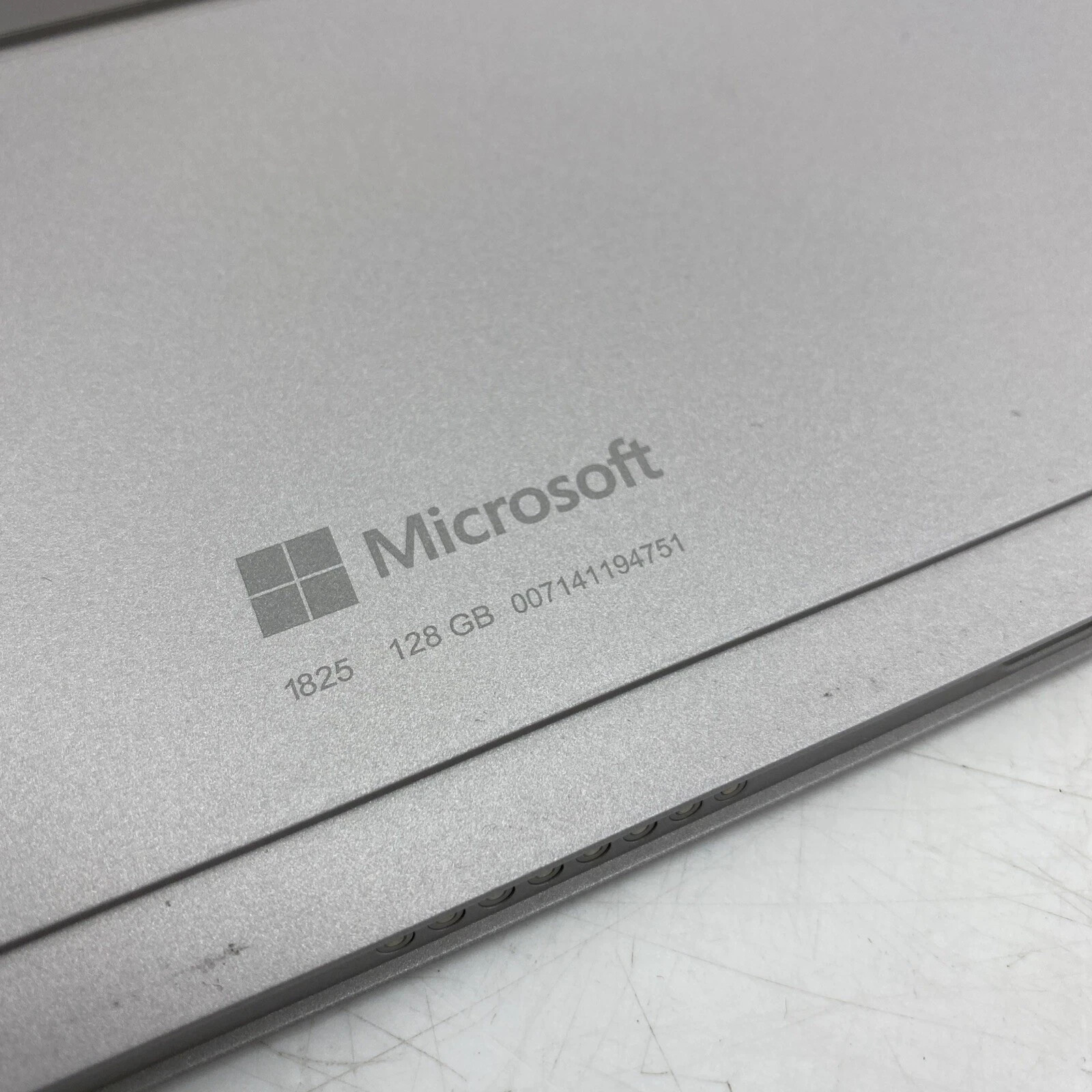 Microsoft Surface Go Tablet Pentium 4415Y 1.6GHz 8GB RAM 128GB SSD . NO POWER