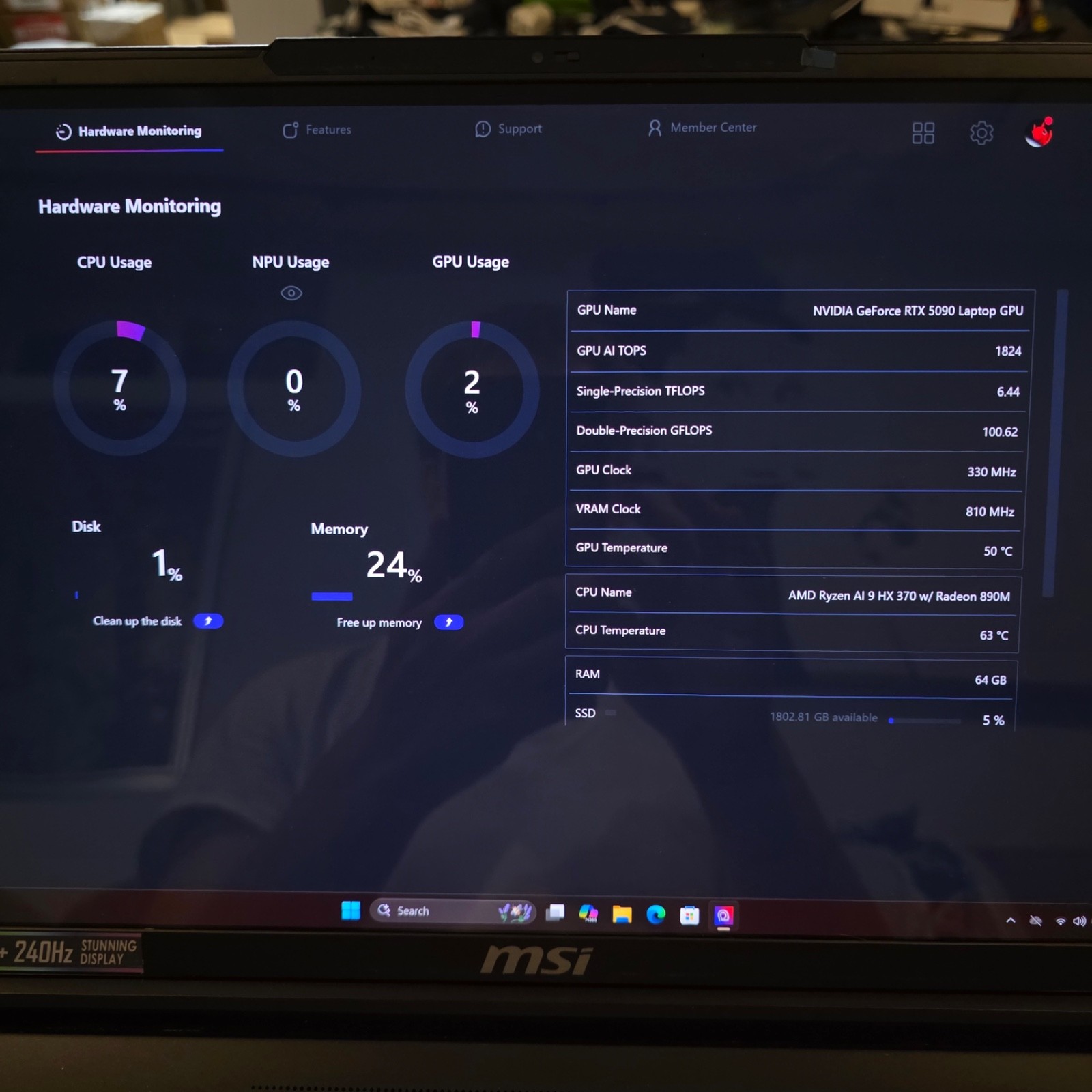 MSI Stealth A16 QHD+ OLED 240Hz Ryzen AI 9 HX 370 64GB 2TB RTX 5090 24GB DDR7