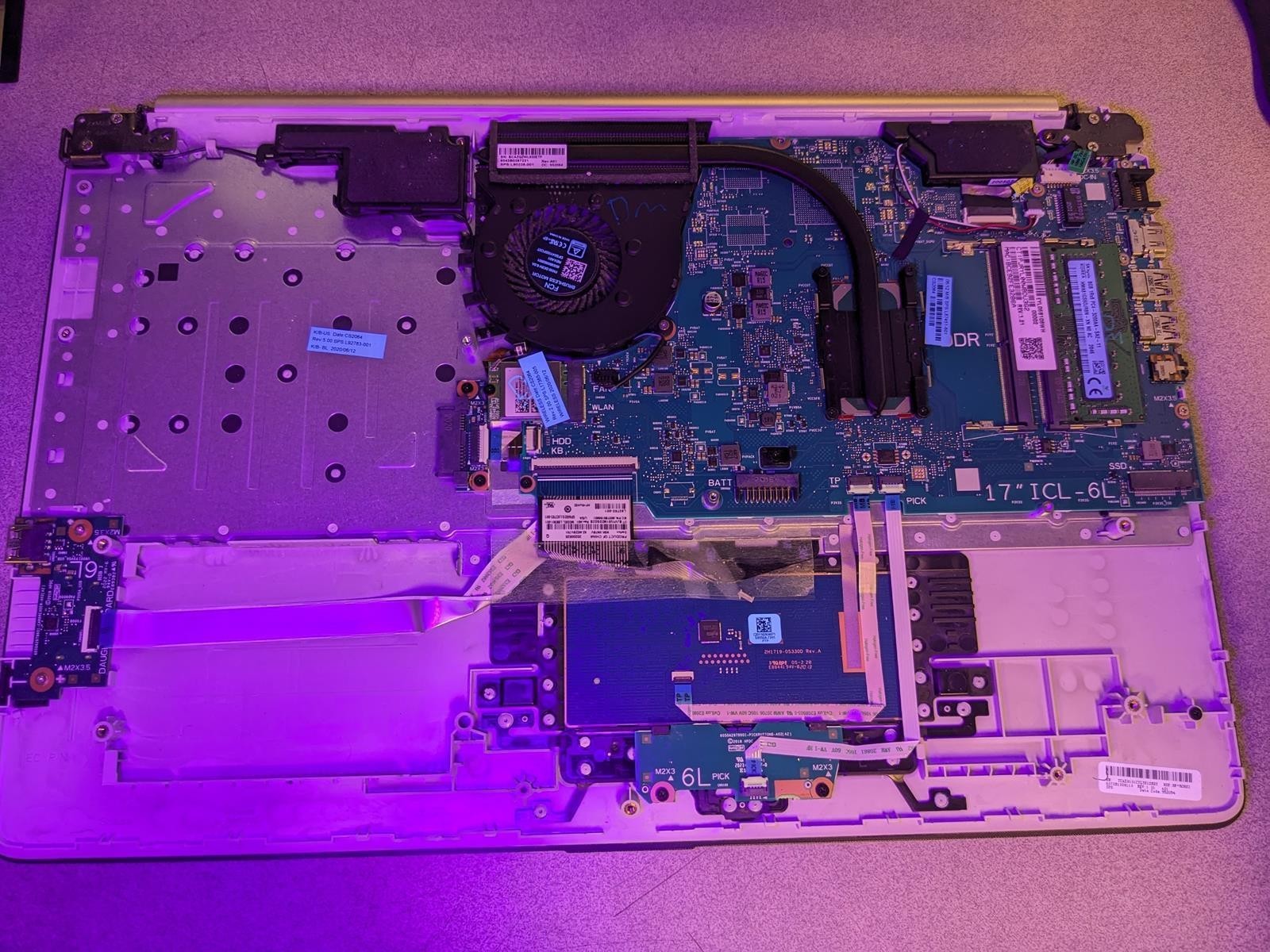 HP LAPTOP 17-BY3053CL i5-1035G1 @ 1.00GHz, 8GB RAM, NO HDD/OS – (FOR PARTS)