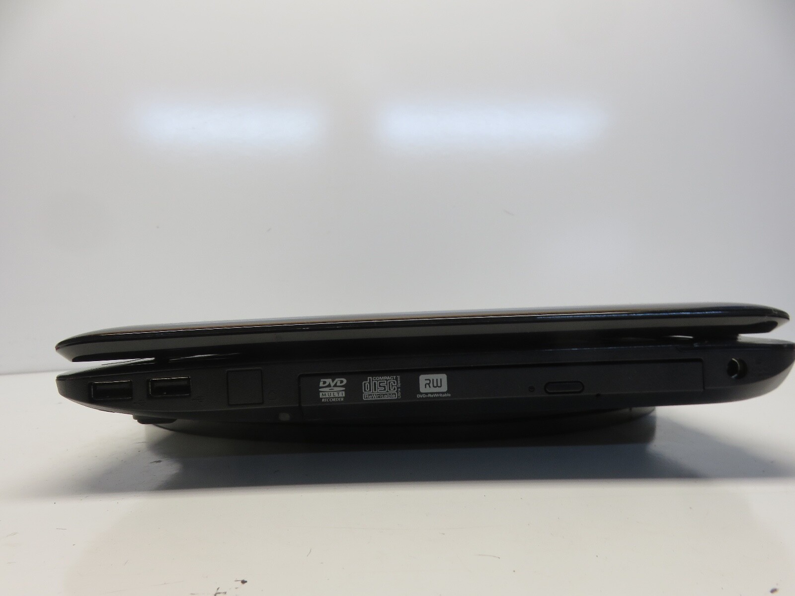 Toshiba Satellite L655 Intel Pentium P6100 2GHz 3 GB NO HDD No Batt