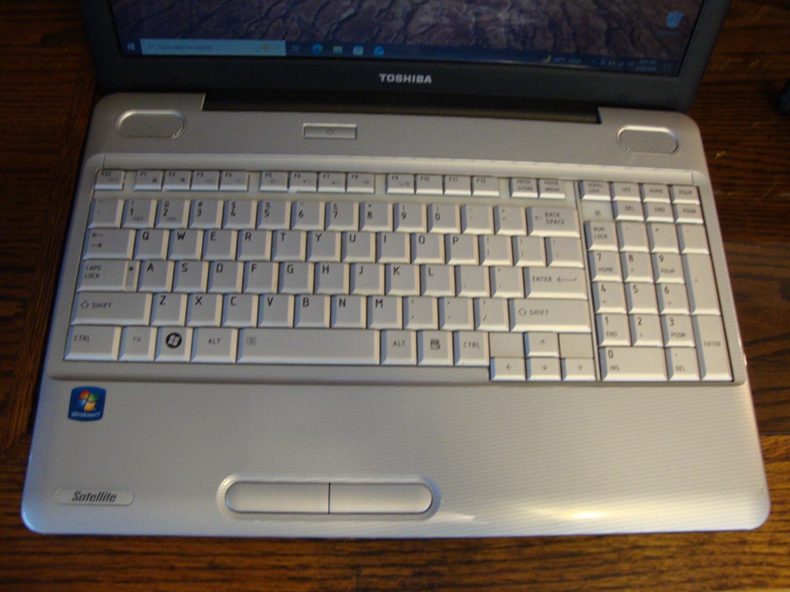 Toshiba Satellite L505 PSLU0U-02s034 Windows 10 Pro 64-bit 4GB RAM 320GB HDD