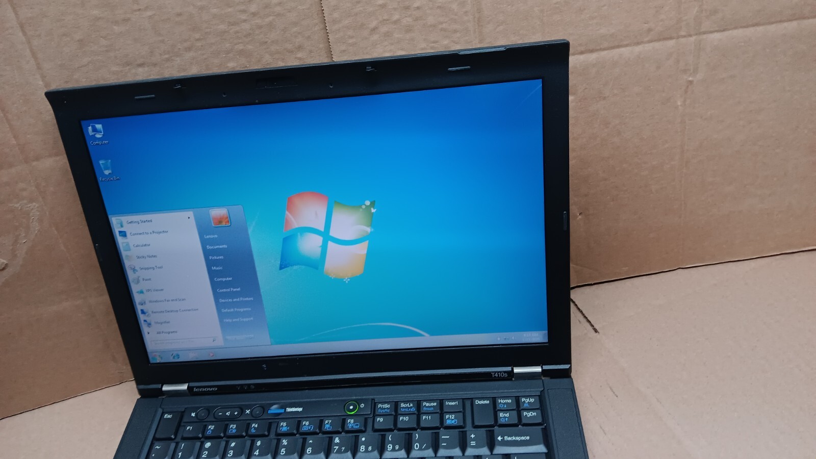 Lenovo Thinkpad T410s Laptop Core i5 @ 2.40 GHz 14″ LCD Screen Windows 7 pro DVD