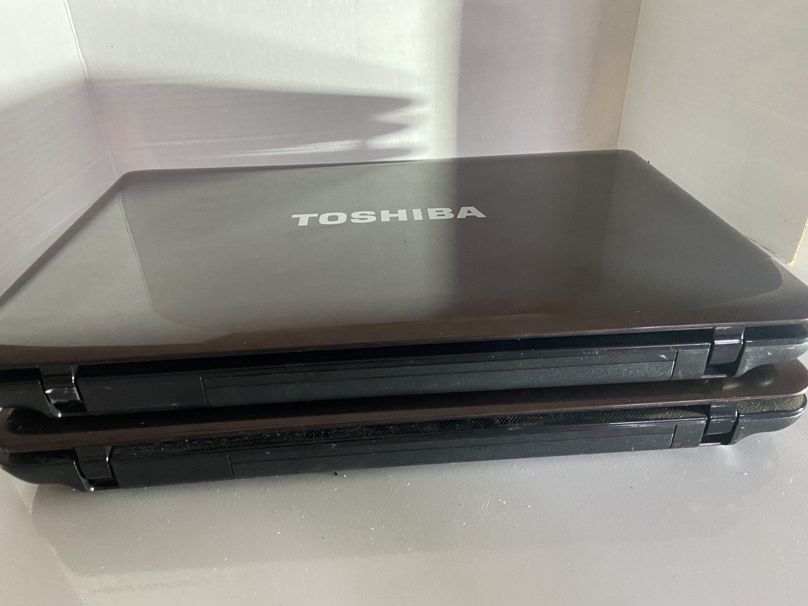 TOSHIBA SATELLITE L750 15.6″ INTEL CORE i3 2.10GHz 4GB 320 GB WIN 10 PRO
