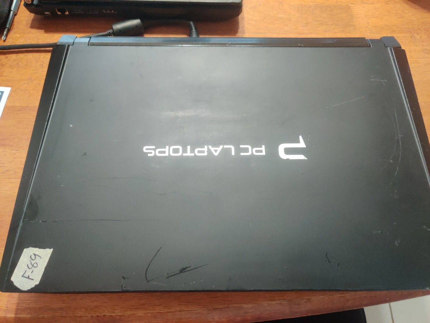F-89 Clevo P177sm I5-4200 8GB Ram Gtx 770m No SSD Or HDD Included Read