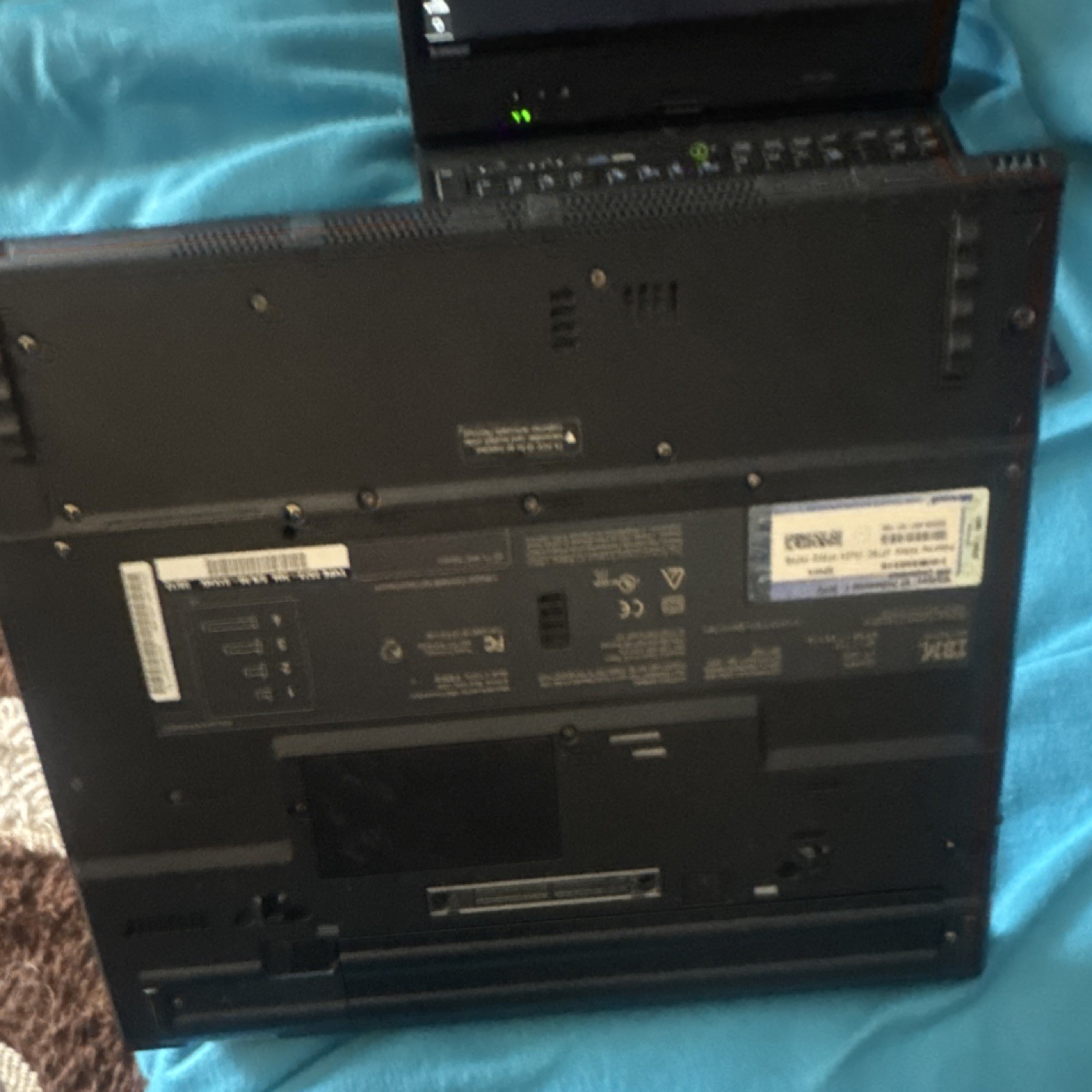 IBM ThinkPad Laptop Windows XP Intel Pentium M 14″ Black VGA USB Optical Drive