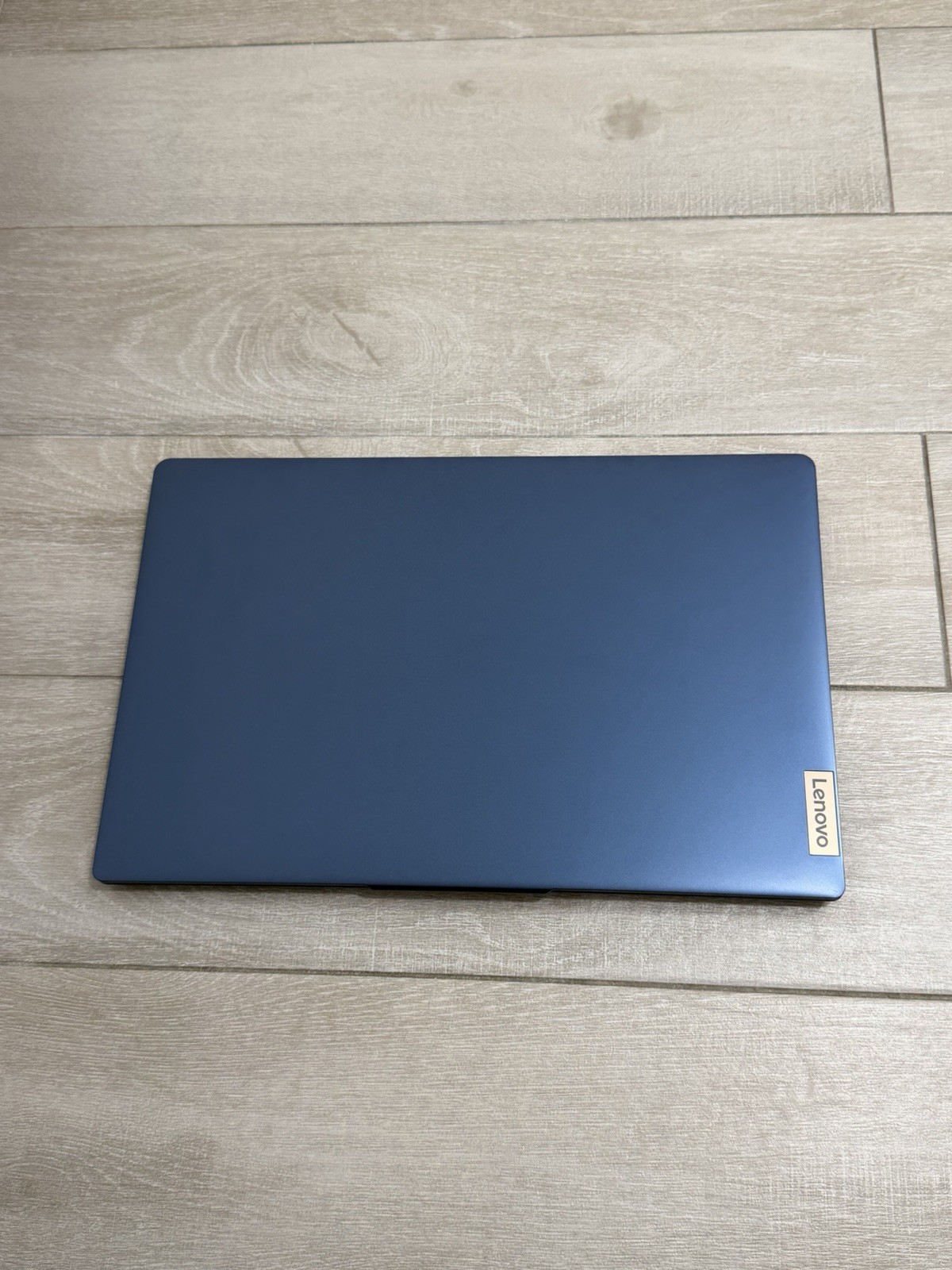 LENOVO IdeaPad Slim 3 15IAN8 15.6″ FHD Core i3-N305 8GB RAM 256GB NVMe Win-11