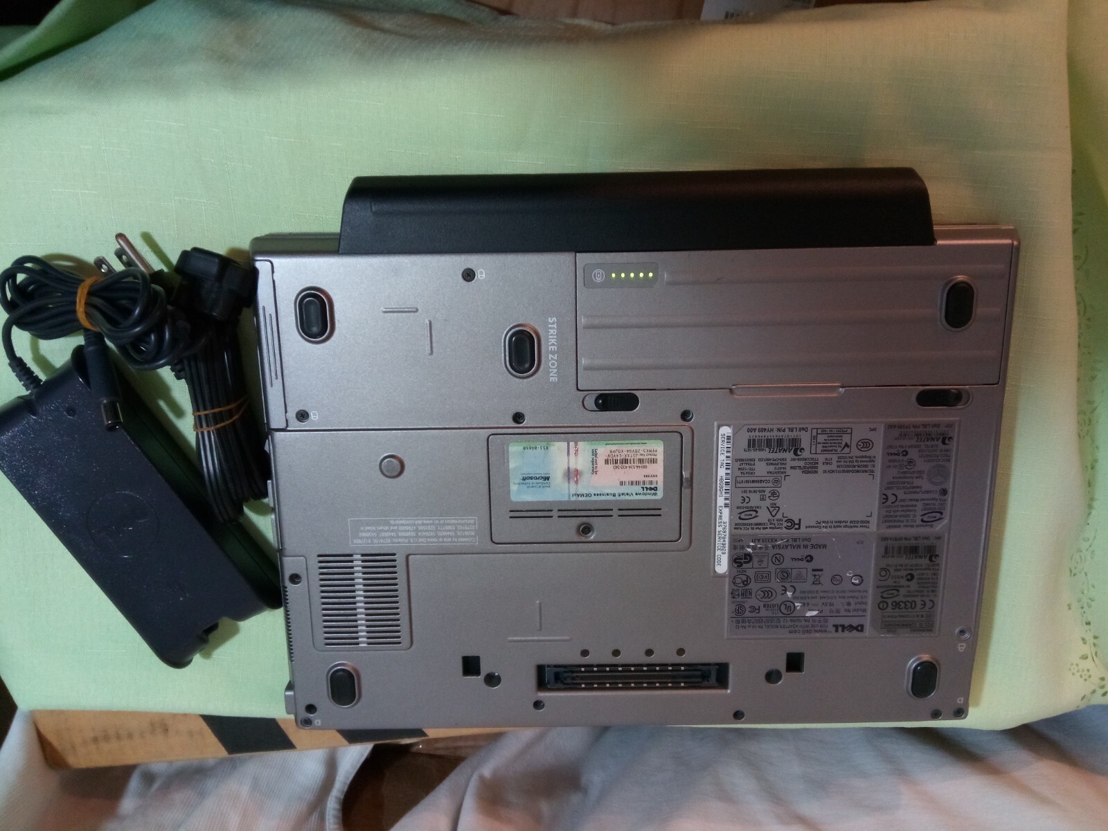 DELL LATITUDE D630 T9300 2.50GHZ 3GBRAM 500GBHDD WIN XPSP/3 OFFICE2007 1280×800