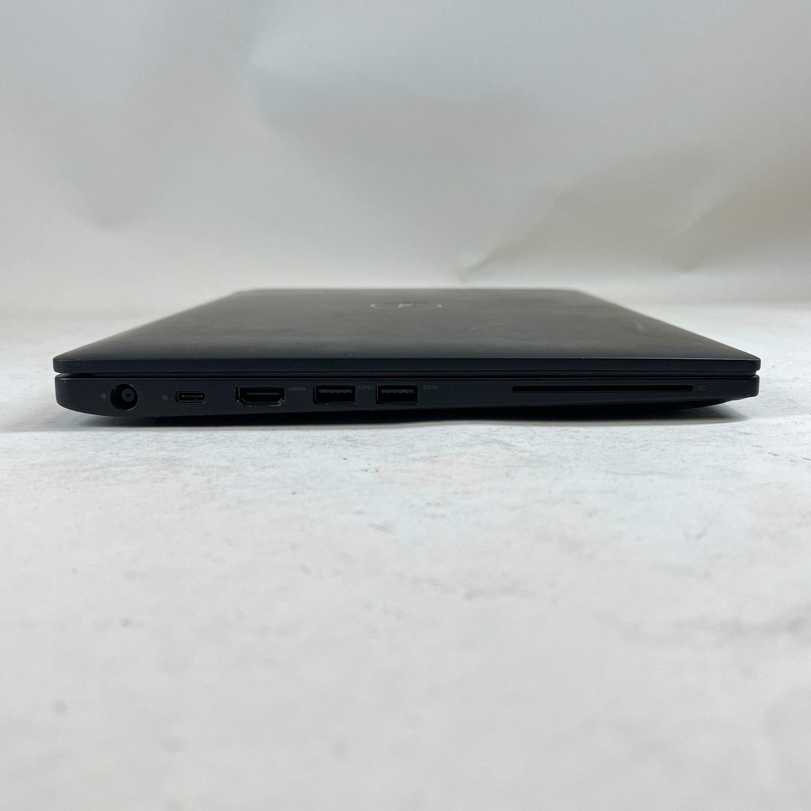 Broken Dell Latitude 7490 14″ i5-8350U 1.6GHz 8GB RAM 256GB SSD Cracked Screen