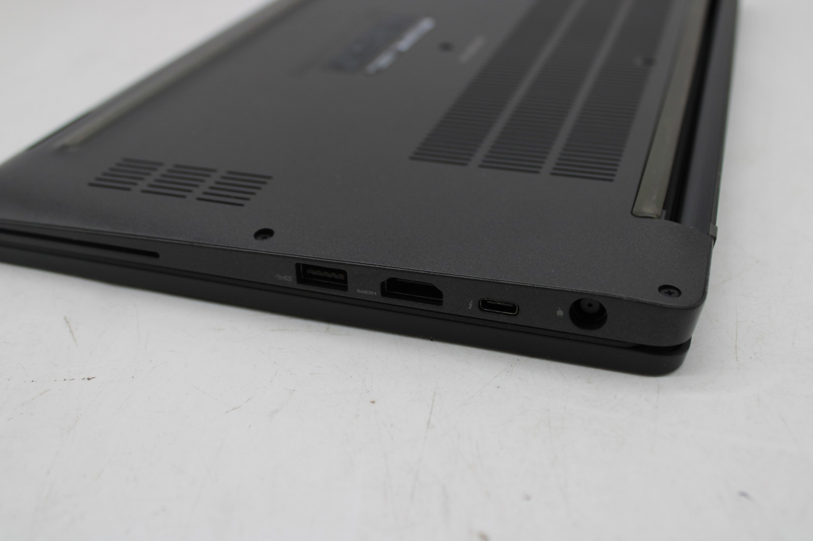 Dell Latitude 7400 – W11 Pro, 16GB RAM, 256GB SSD, Intel i7-8665U, Bad Speakers