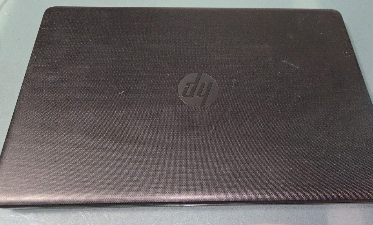 HP Laptop Model 15- db0011dx lightly used ex condition, 4gb Ram, 1tb Hdd READ!