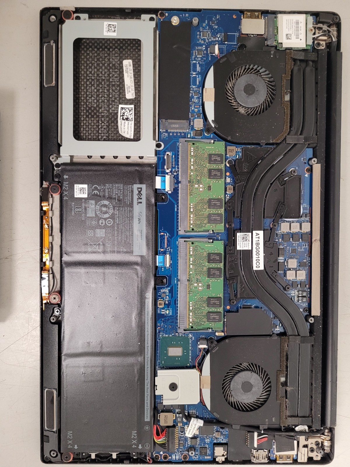 Dell xps 15 9550 15.6″ i7-6700HQ 2.6ghz 8gb ram no ssd parts read FLHFHC2